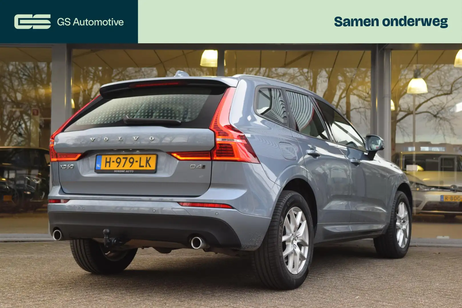 Volvo XC60 D4 AWD EU6 Momentum Autm met Leer/Trekhk/RIJKLAAR! Blau - 2
