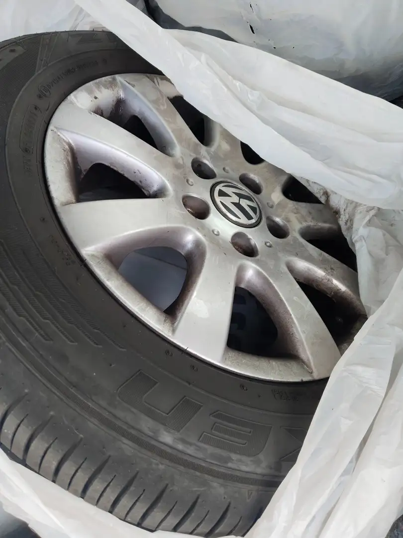 Volkswagen Golf Plus Golf Plus Trendline 1,6 TDI DPF Trendline Rot - 1