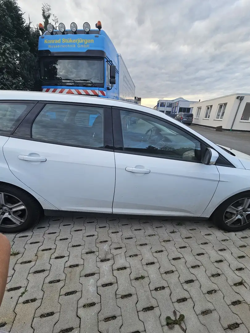 Ford Focus Turnier 2.0 TDCi DPF Aut. Trend - 2