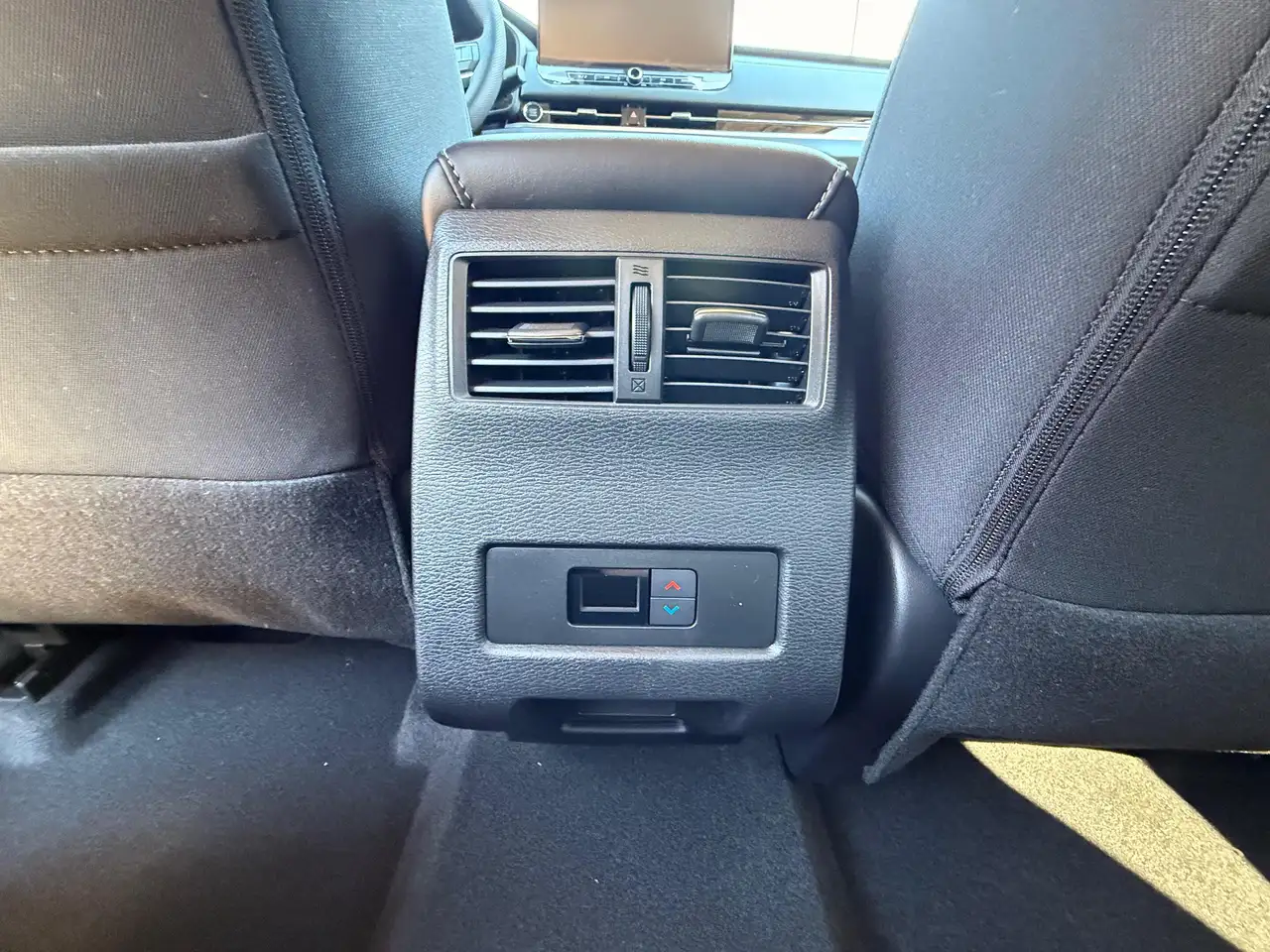 Mitsubishi Outlander снимка Mitsubishi Outlander