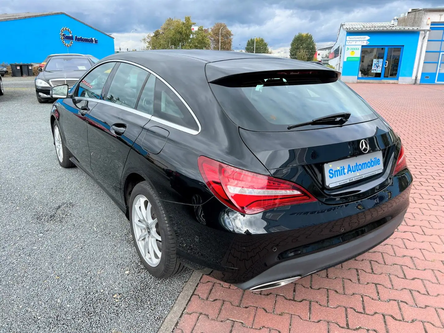 Mercedes-Benz CLA 220 DCT Automatik Zwart - 2