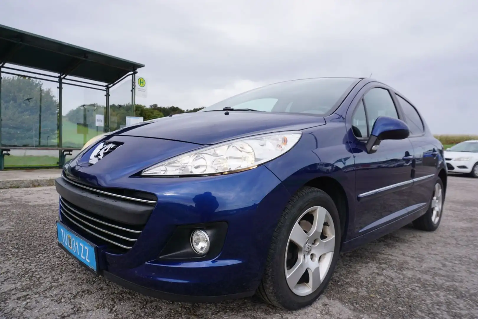 Peugeot 207 1.6 16V VTi Active Blau - 2