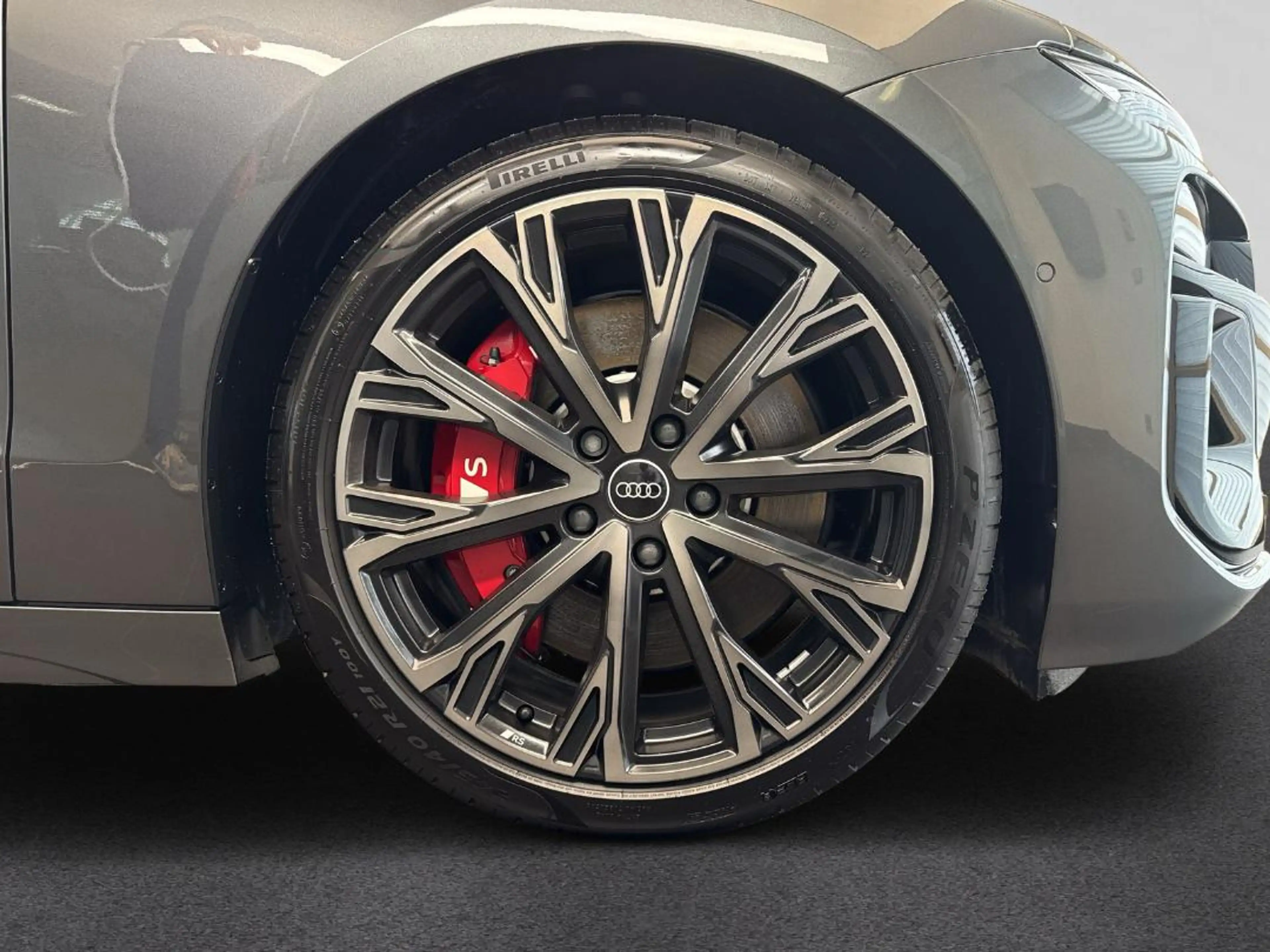 Audi S6 e-tron edition one S6 e-tron quattro edition one grey — photo 11
