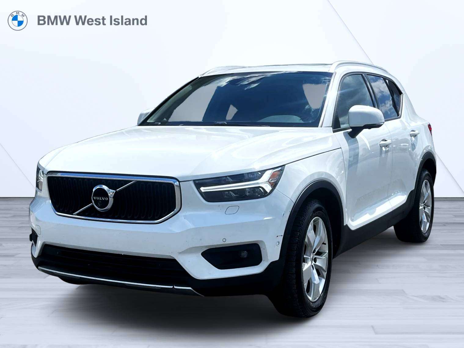 2019 Volvo XC40 T5 AWD Momentum