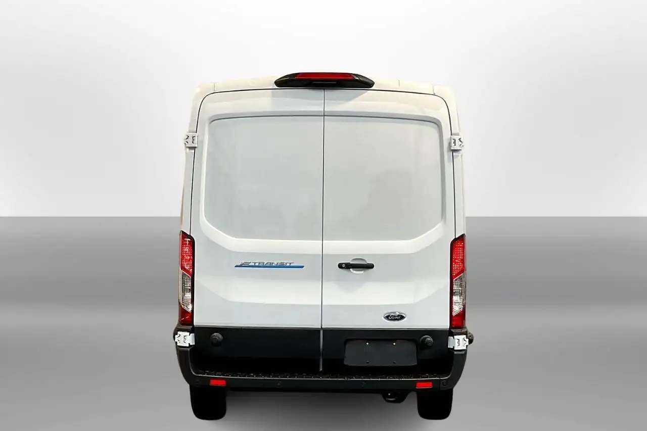 Ford E-Transit снимка Ford E-Transit