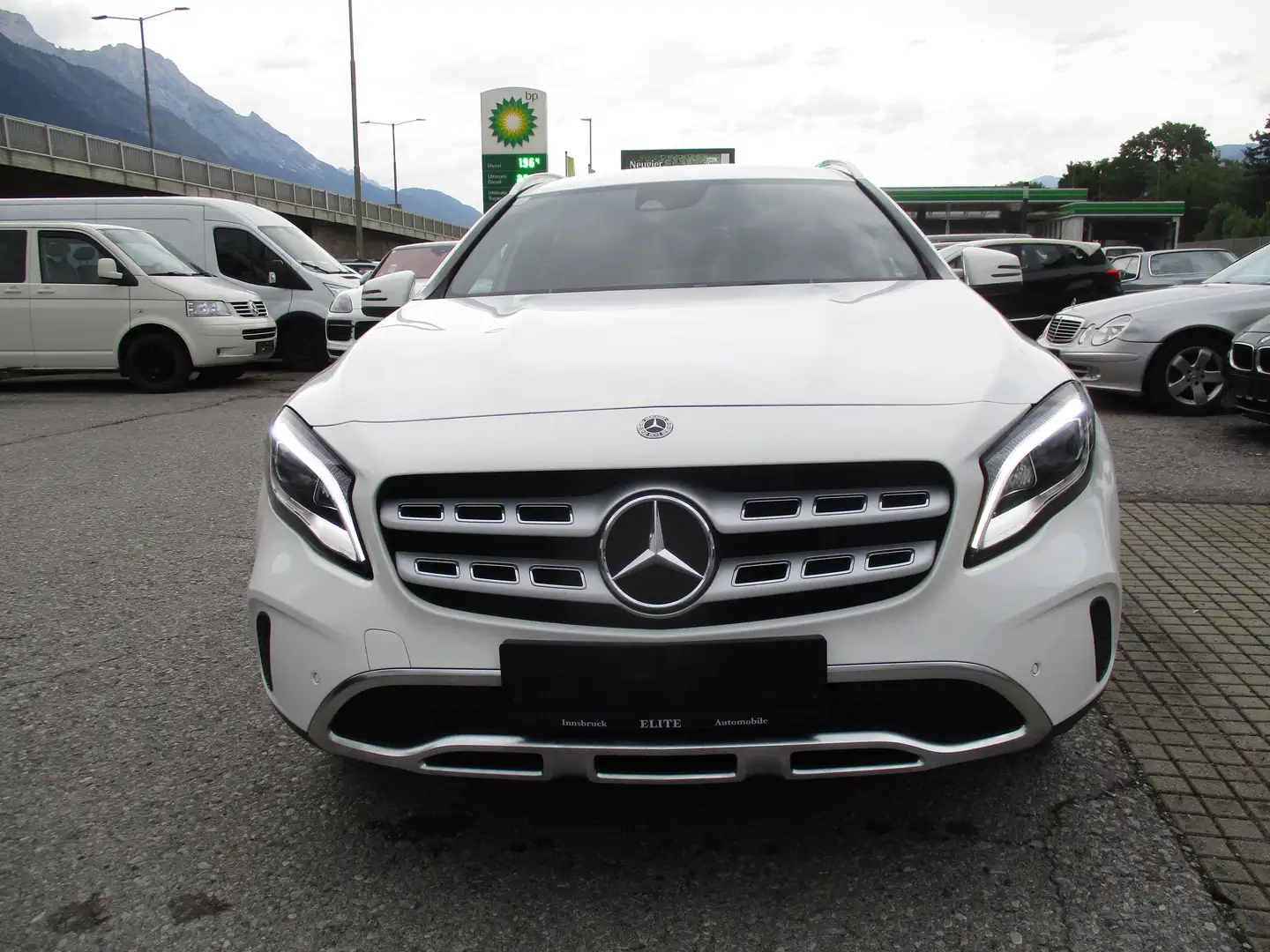 Mercedes-Benz GLA 180 Aut. Weiß - 1