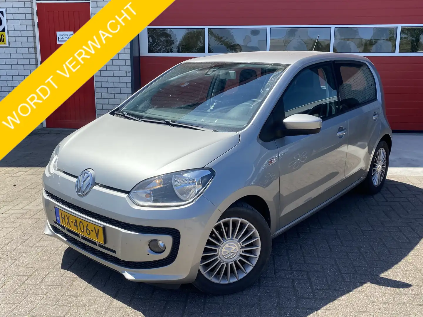 Volkswagen up! 1.0 high up! BlueMotion CRUISE / PDC / AIRCO / NAV Grijs - 1