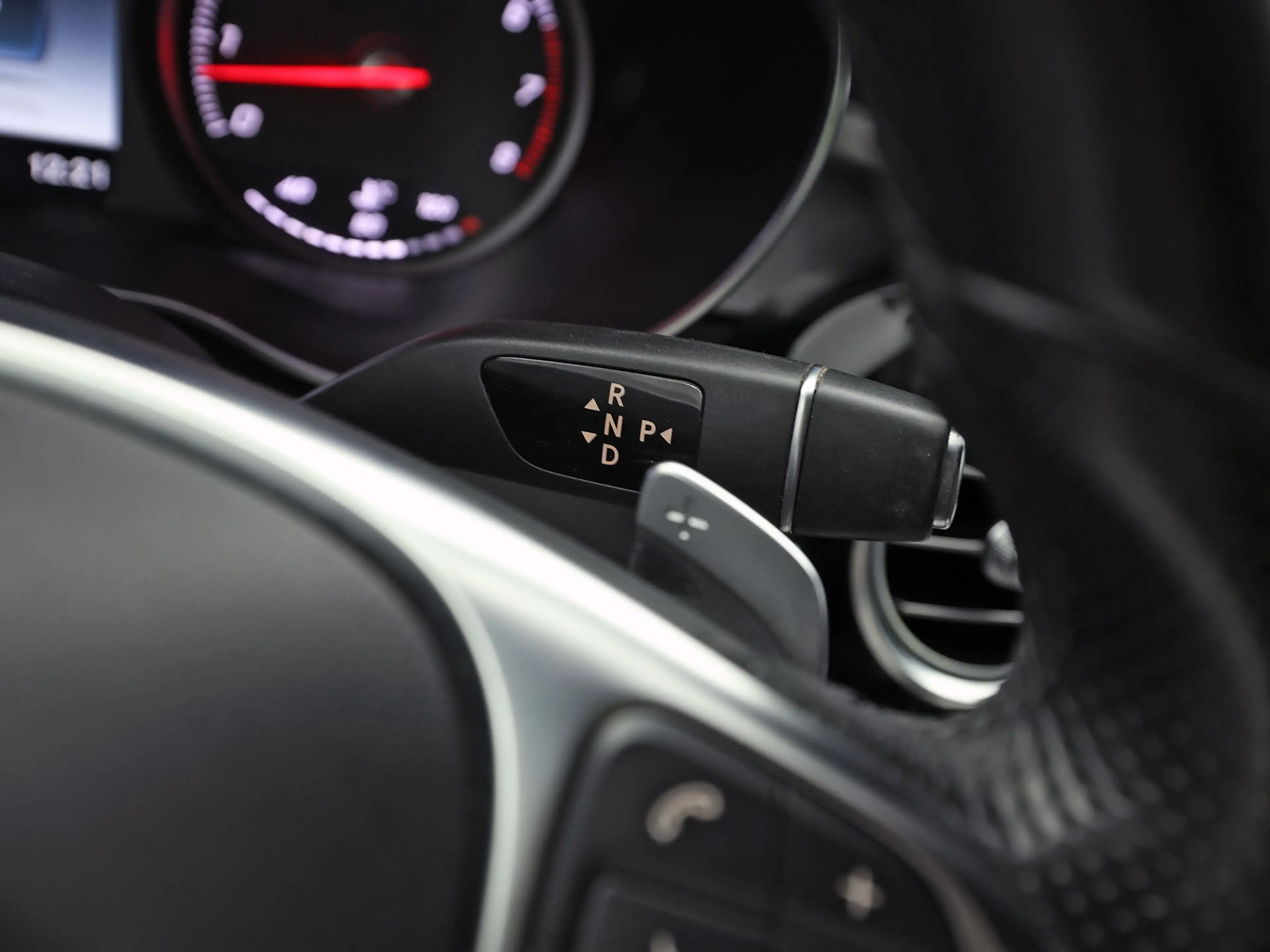 Mercedes-Benz C 180 AMG Sport 156Pk Automaat (NAVIGATIE, CAMERA, LEDER — photo 18