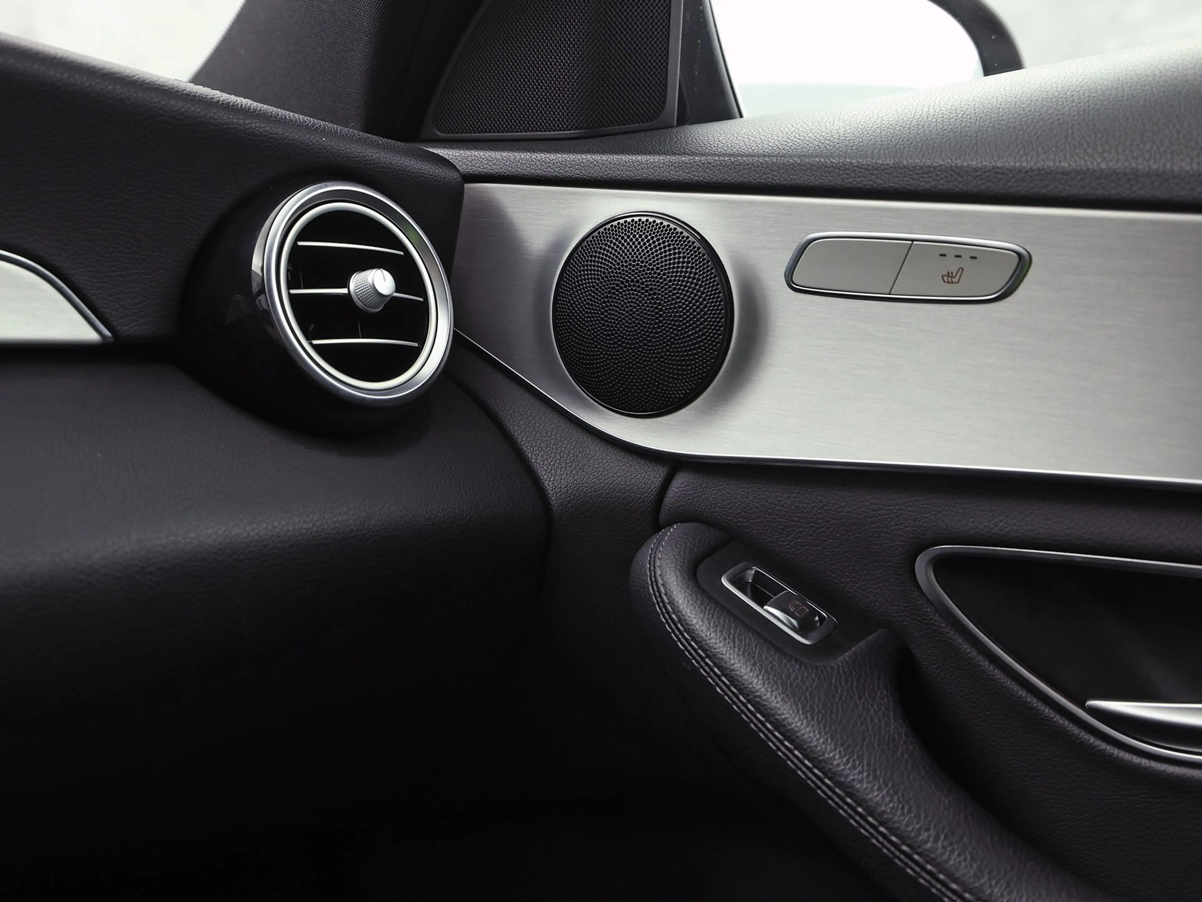 Mercedes-Benz C 180 AMG Sport 156Pk Automaat (NAVIGATIE, CAMERA, LEDER — photo 25