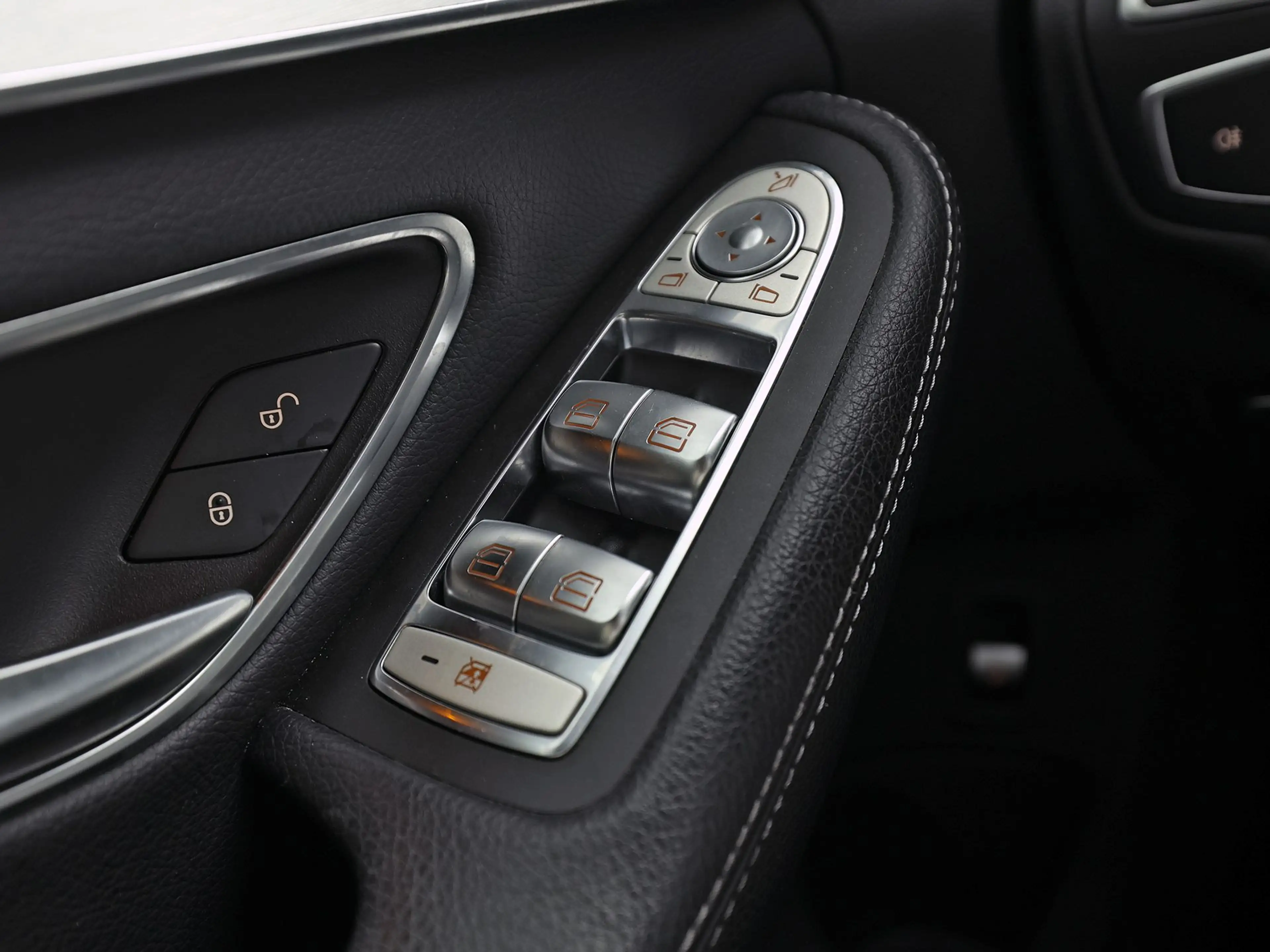 Mercedes-Benz C 180 AMG Sport 156Pk Automaat (NAVIGATIE, CAMERA, LEDER — photo 22