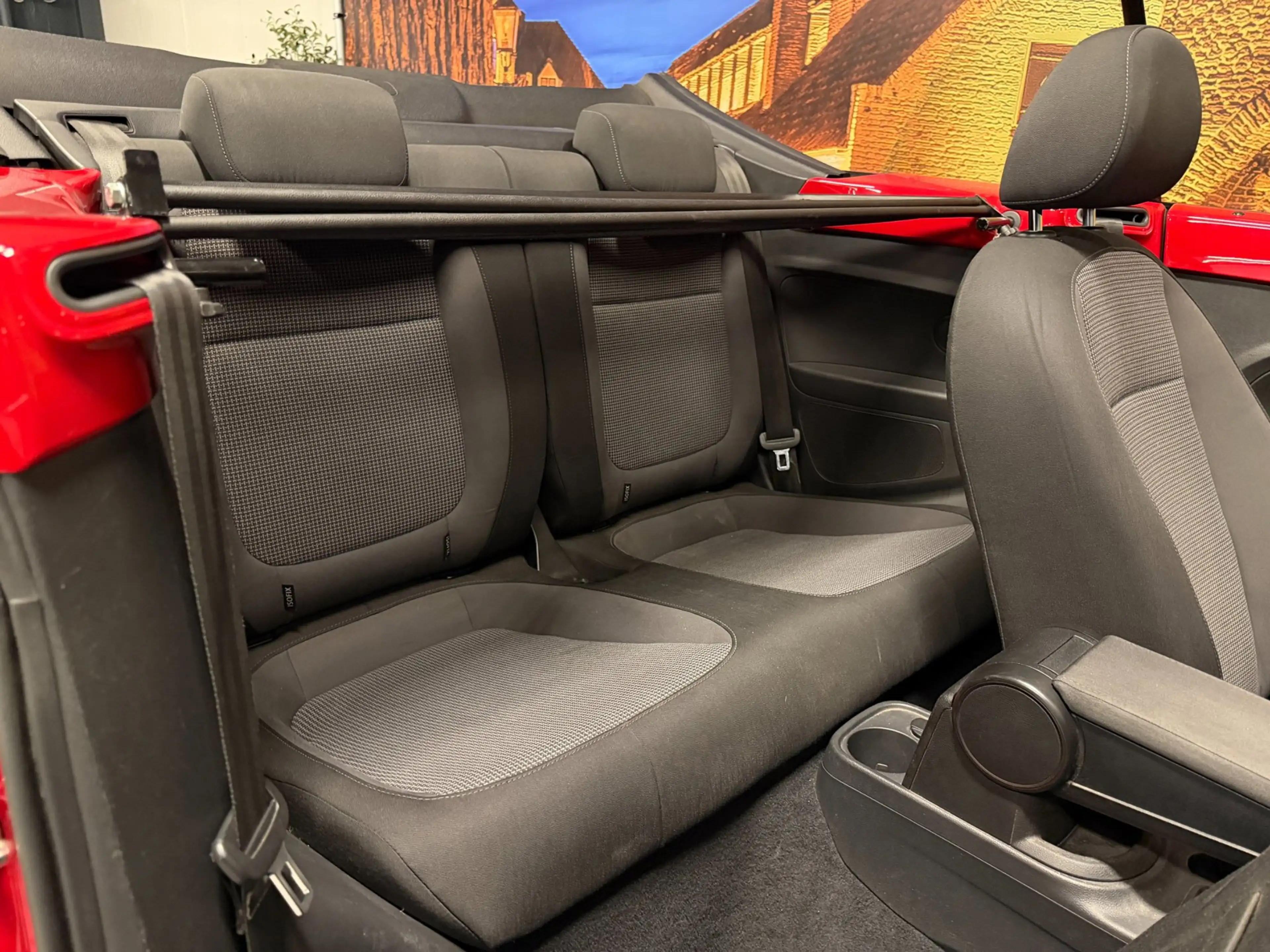 Volkswagen Beetle Cabriolet 2.0 TDI Design Climate&Cruise Control — photo 18