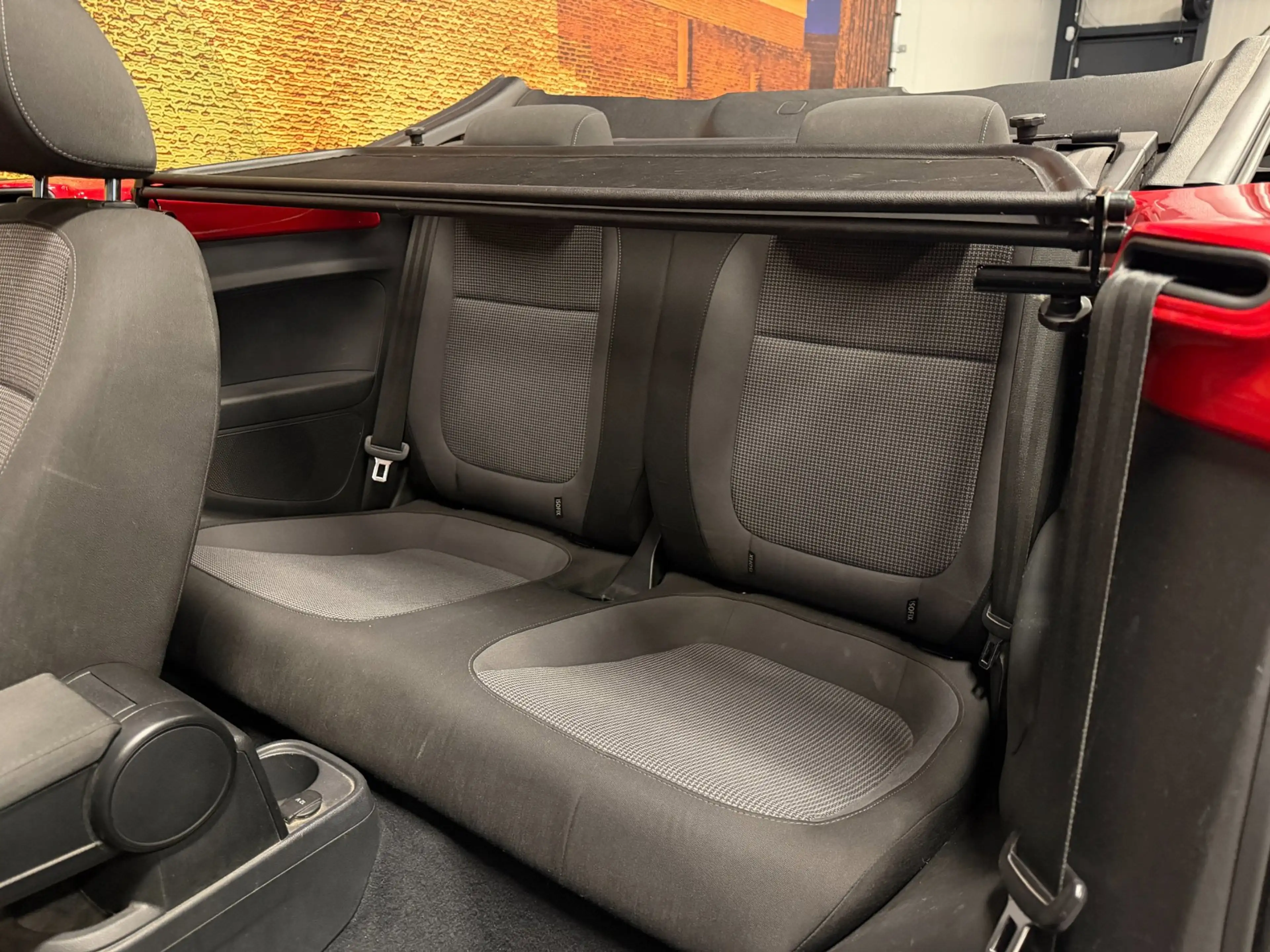 Volkswagen Beetle Cabriolet 2.0 TDI Design Climate&Cruise Control — photo 27