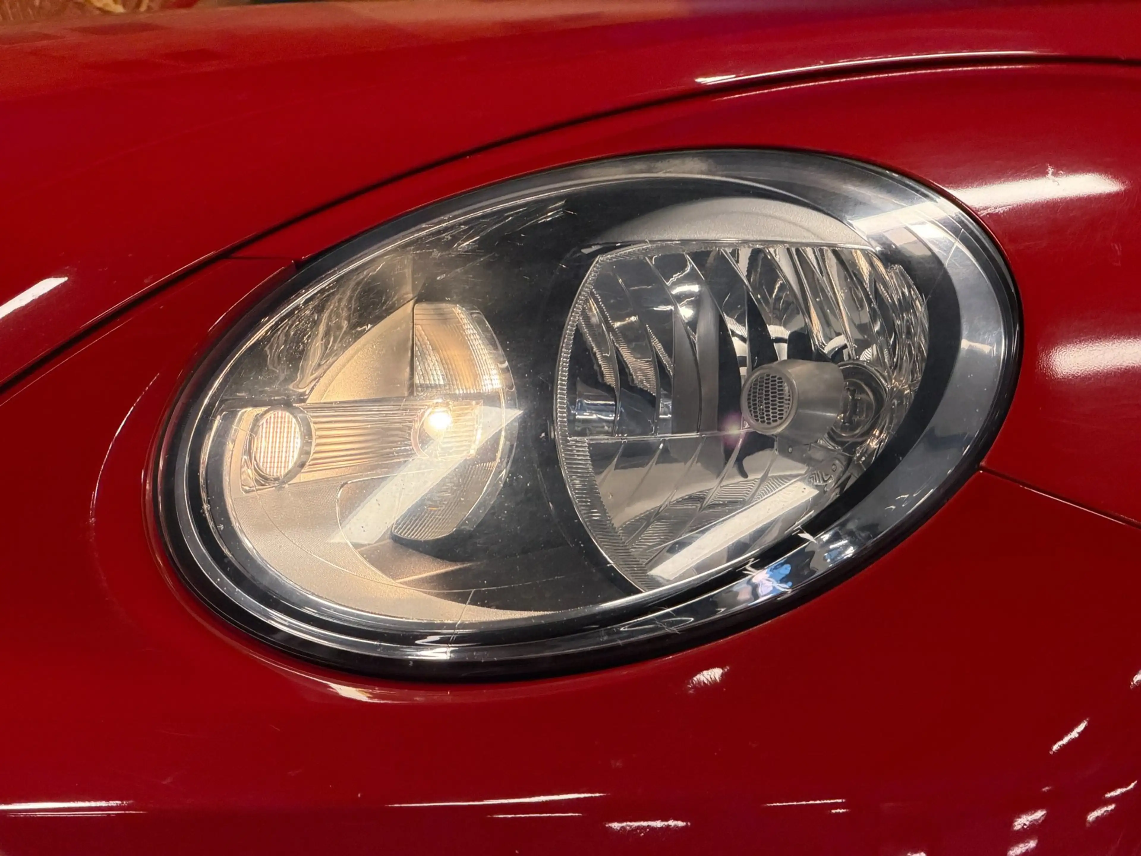 Volkswagen Beetle Cabriolet 2.0 TDI Design Climate&Cruise Control — photo 37