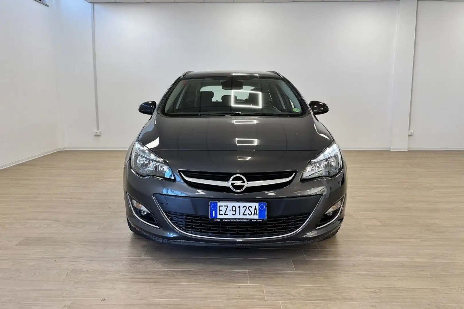 Opel Astra 1.6 CDTI EcoFLEX S&S Sports Tourer Cosmo Gris - 2