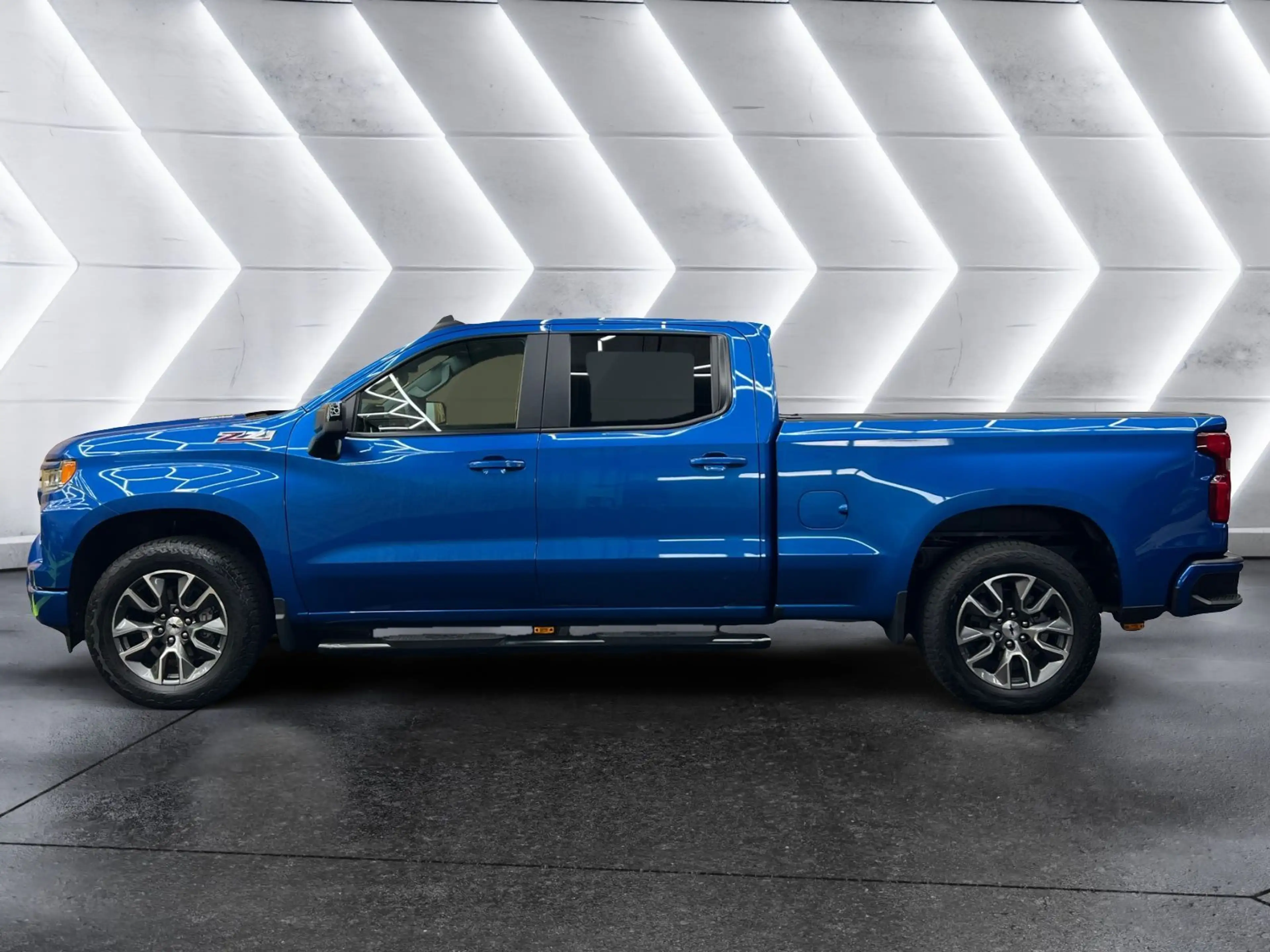 Chevrolet Silverado RST Duramax 1500 Crew Cab *Z71* — photo 2