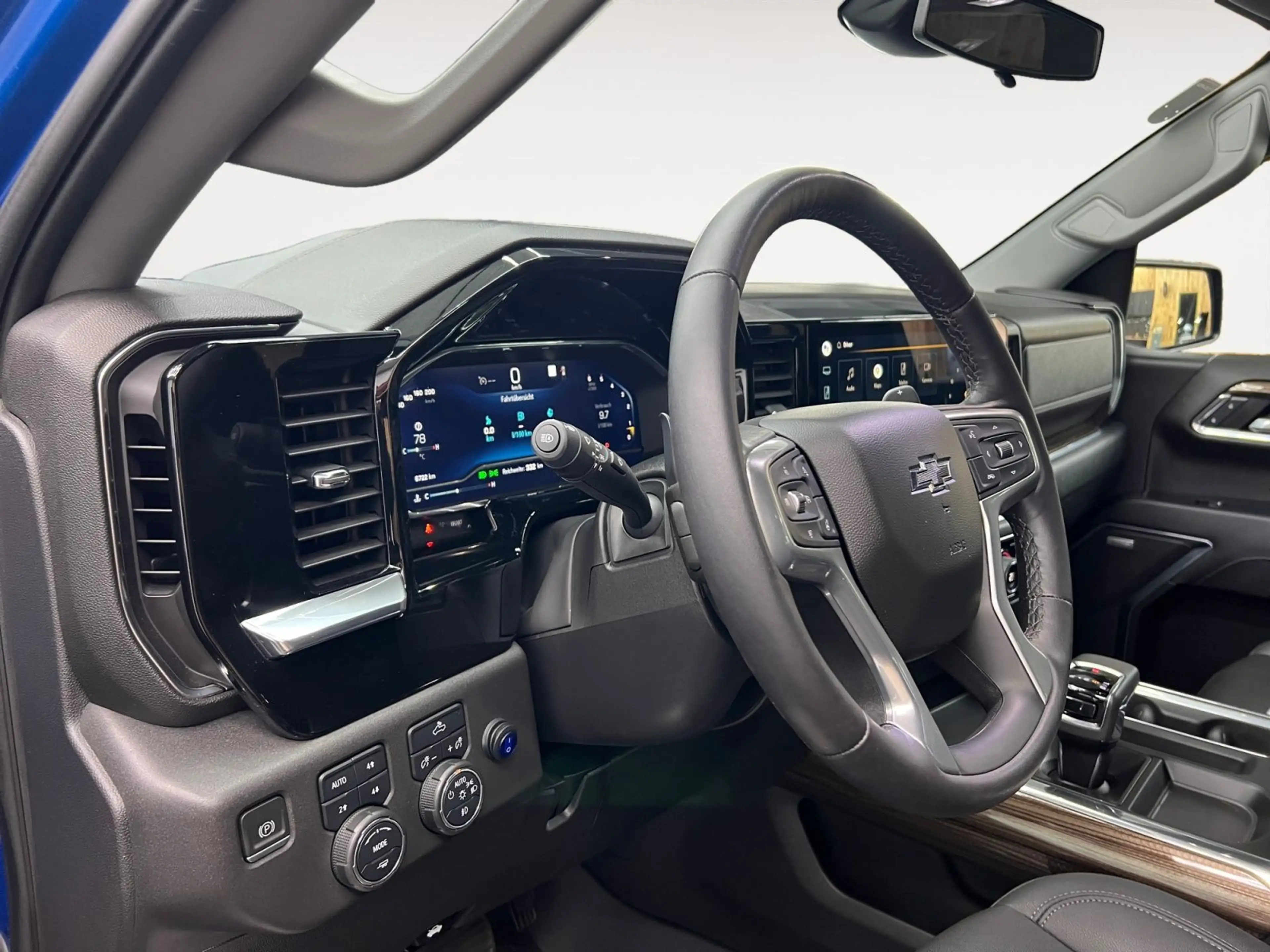 Chevrolet Silverado RST Duramax 1500 Crew Cab *Z71* — photo 11