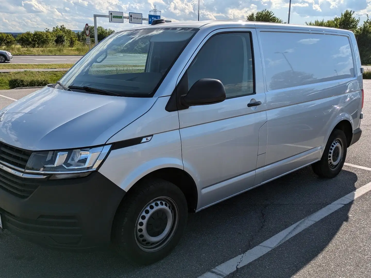 Volkswagen T6 Kombi KR 2,0 TDI Silber - 1