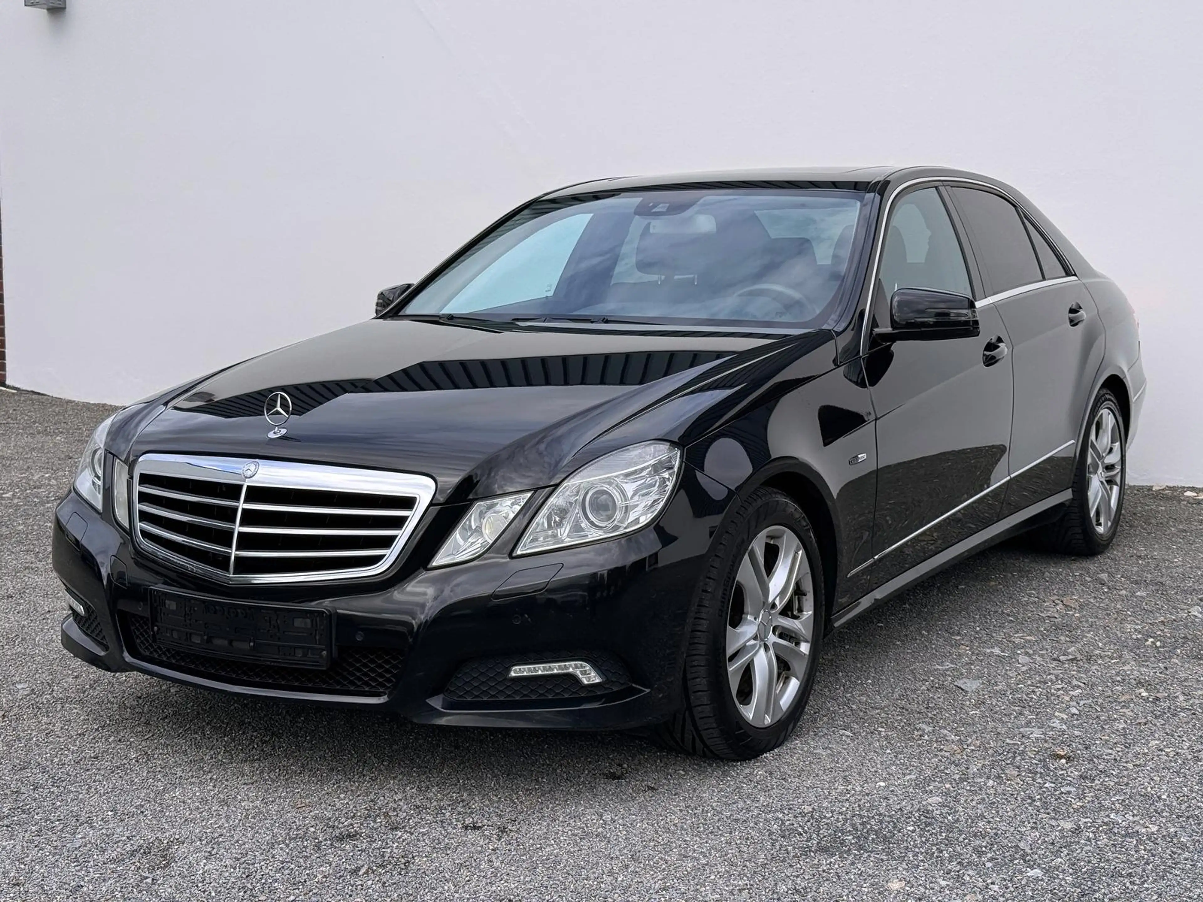 Mercedes-Benz E 250 E250 CDI*AHK*PANO*ILS*VOLLLEDER*AUTOMATIK*PDC — photo 2