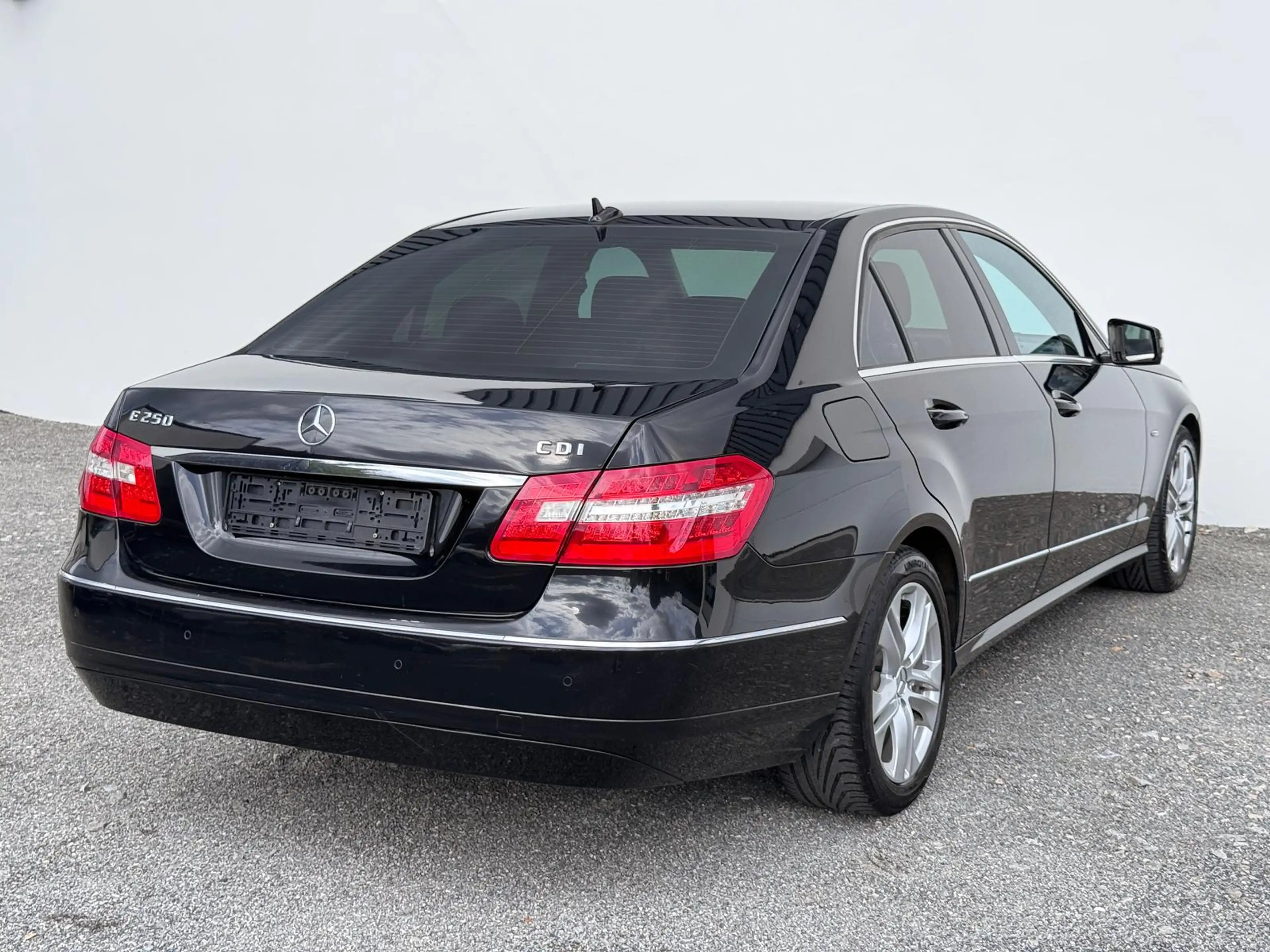 Mercedes-Benz E 250 E250 CDI*AHK*PANO*ILS*VOLLLEDER*AUTOMATIK*PDC — photo 3