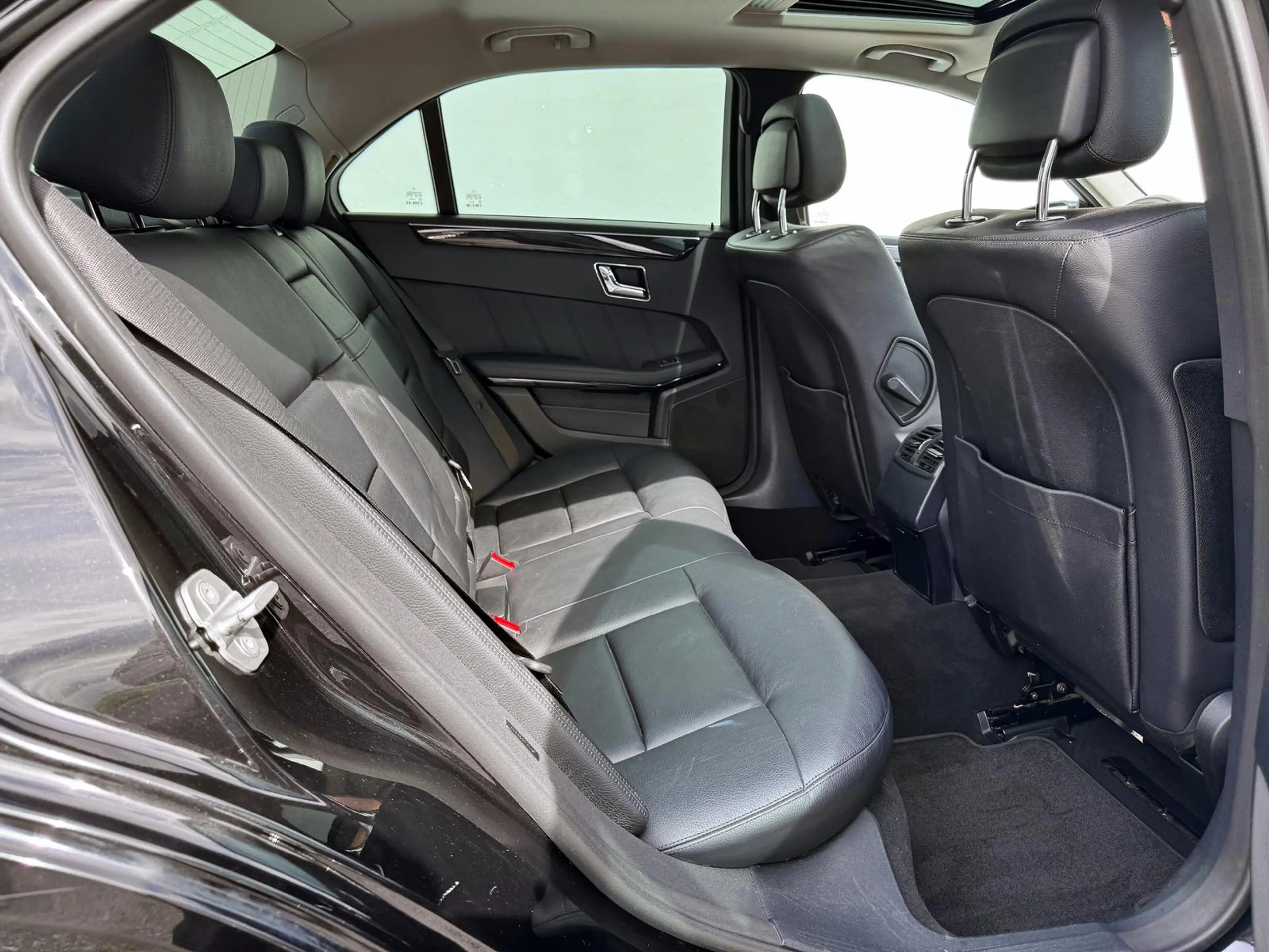 Mercedes-Benz E 250 E250 CDI*AHK*PANO*ILS*VOLLLEDER*AUTOMATIK*PDC — photo 14