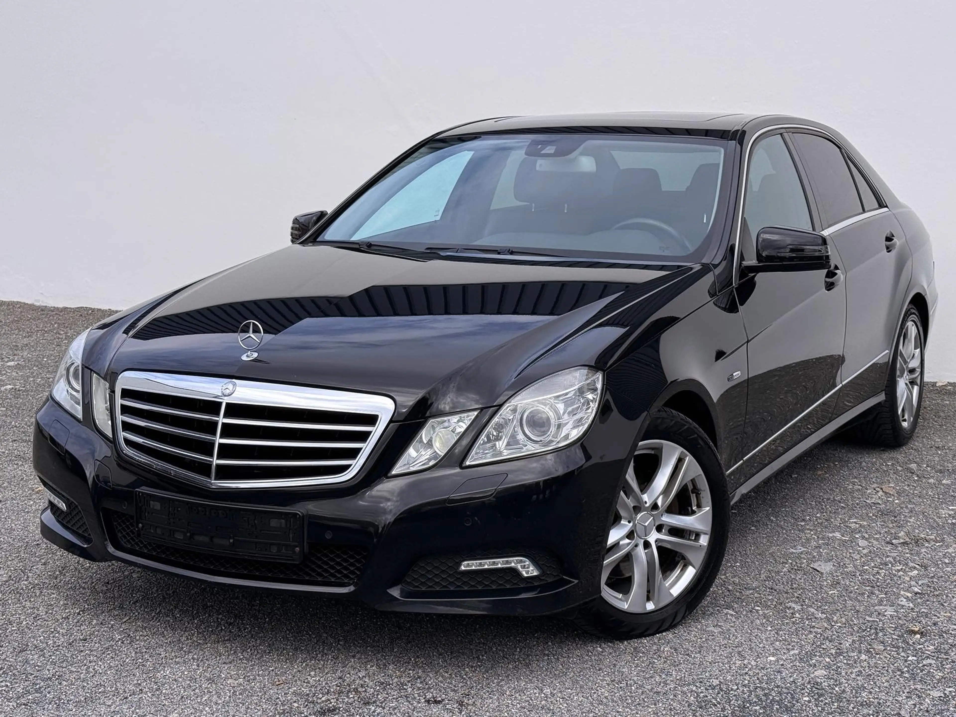 Mercedes-Benz E 250 E250 CDI*AHK*PANO*ILS*VOLLLEDER*AUTOMATIK*PDC