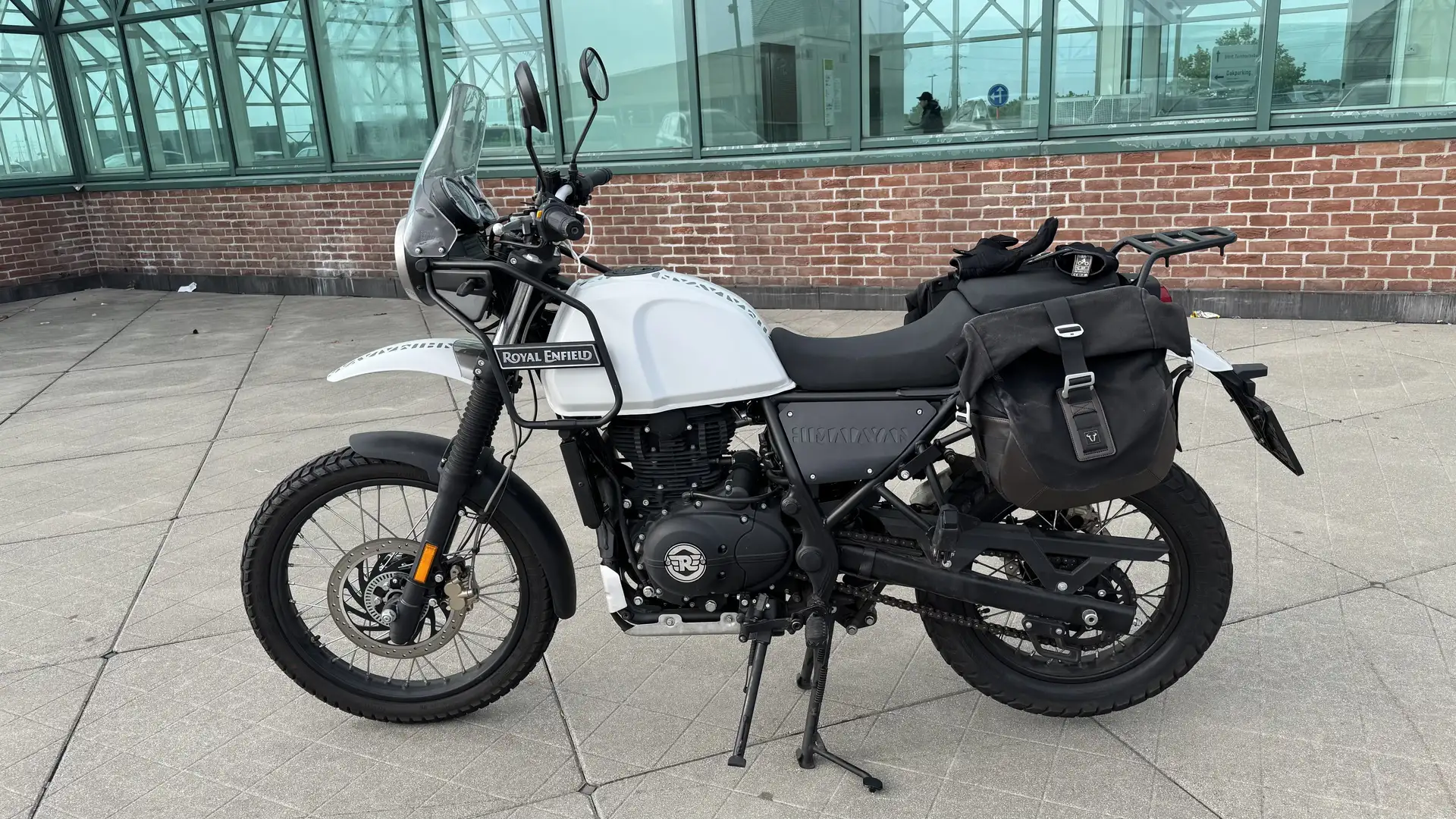 Royal Enfield Himalayan Alb - 1