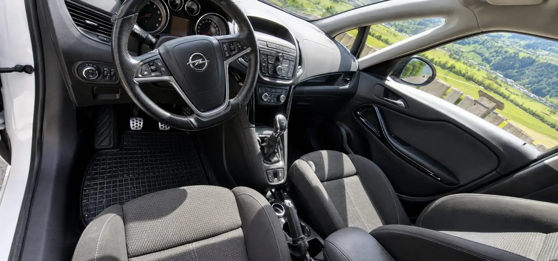 Opel Zafira Tourer 1,4 Turbo Ecotec Sport - 2