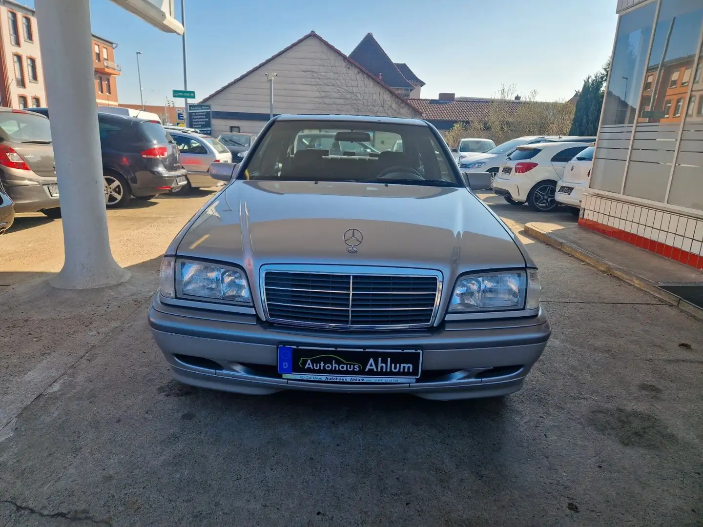 Mercedes-Benz C 180 Limousine Schiebedach Klima El. Fenster Silber - 2