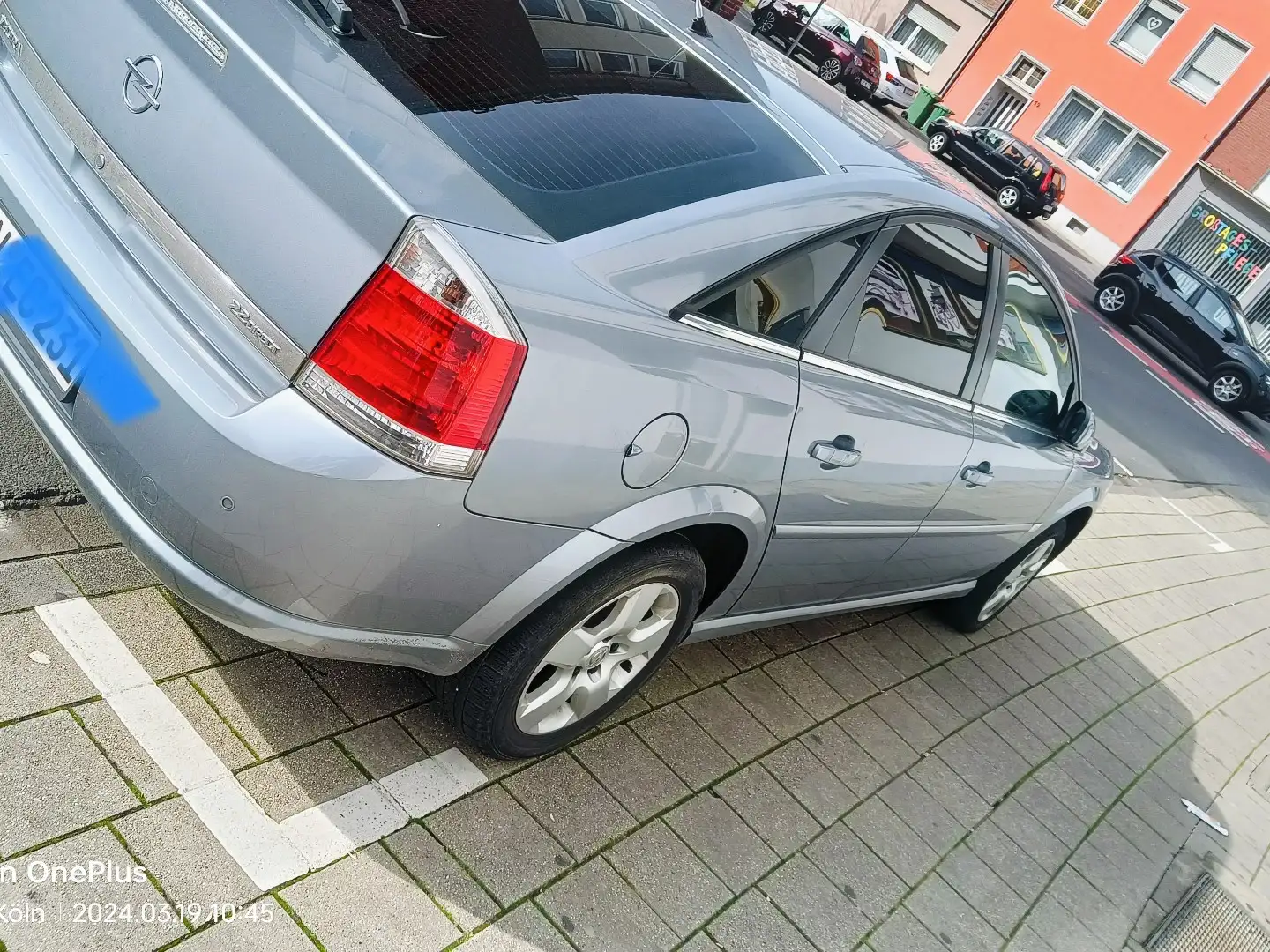 Opel Vectra 2.2 srebrna - 1