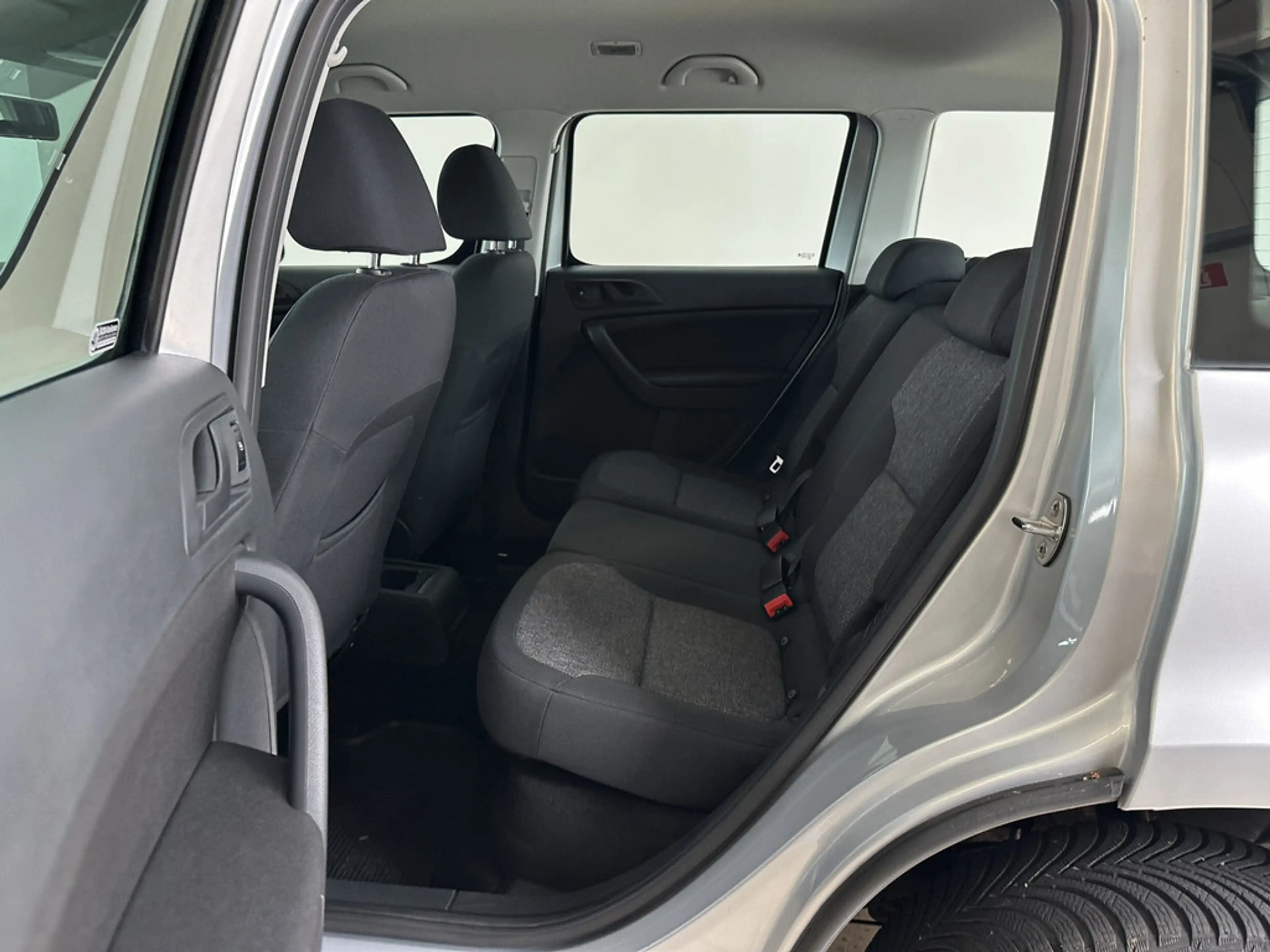 Skoda Yeti 1.4 TSI Active KLIMA PDC — photo 14