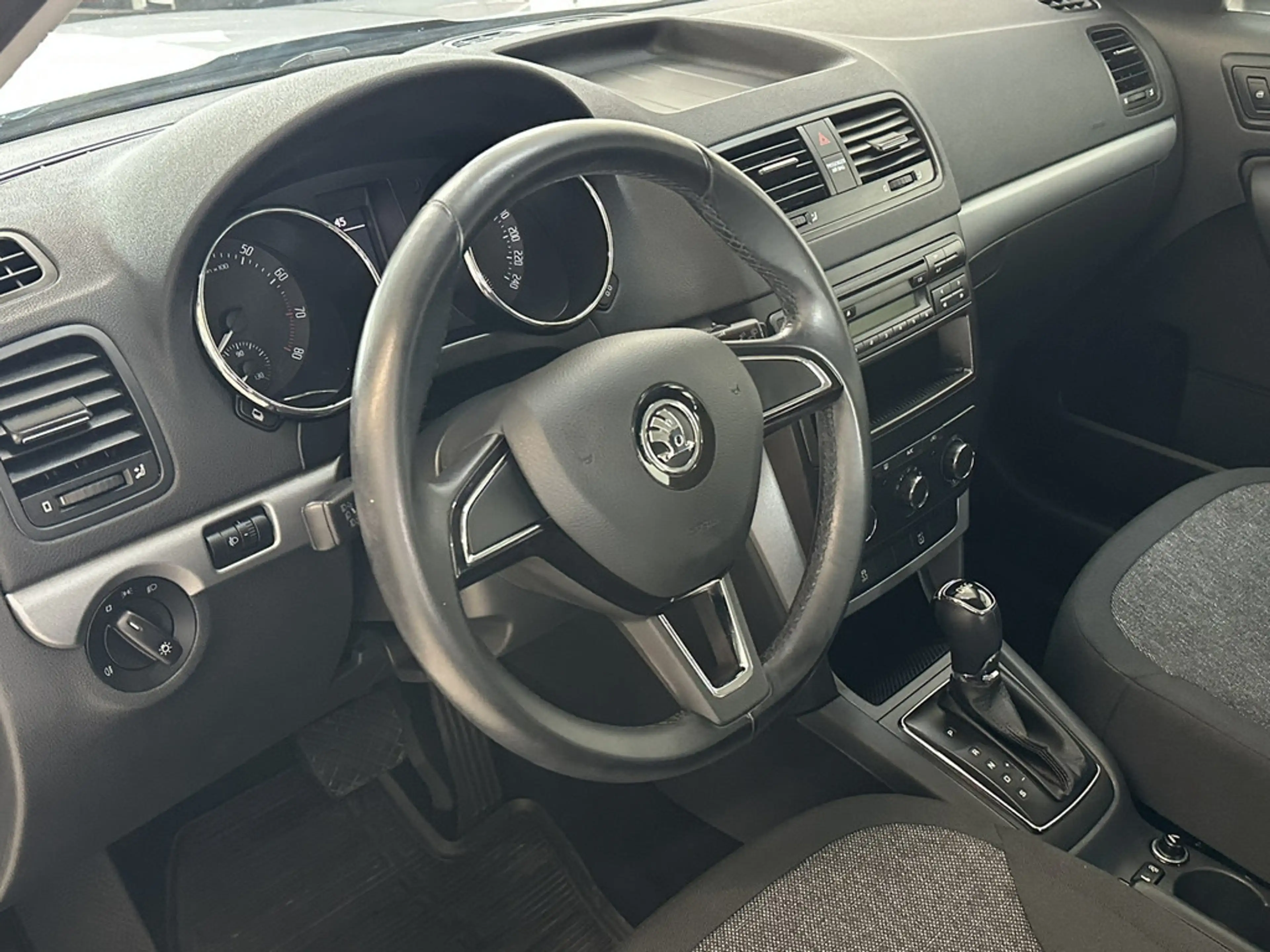 Skoda Yeti 1.4 TSI Active KLIMA PDC — photo 13
