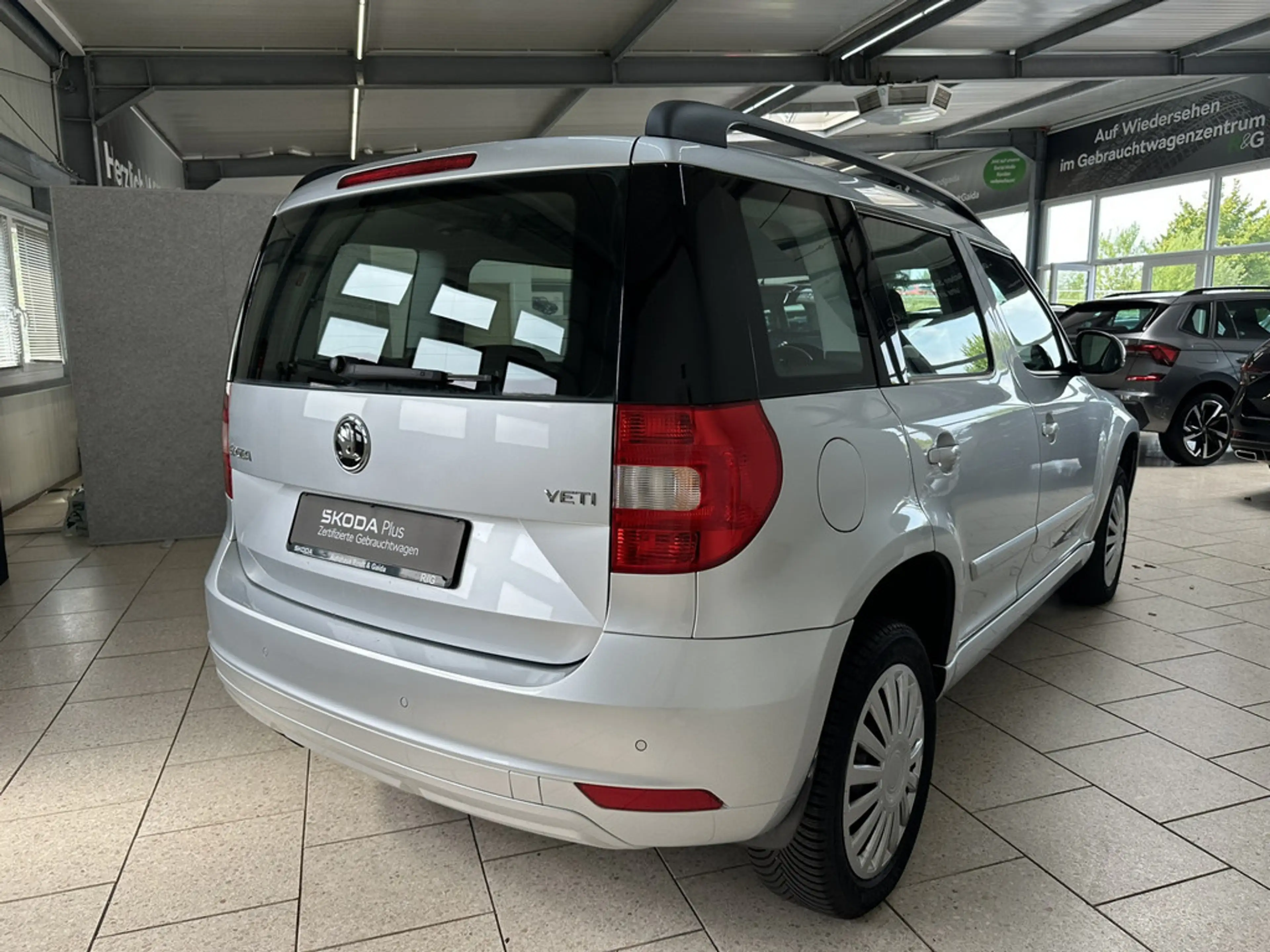 Skoda Yeti 1.4 TSI Active KLIMA PDC — photo 7