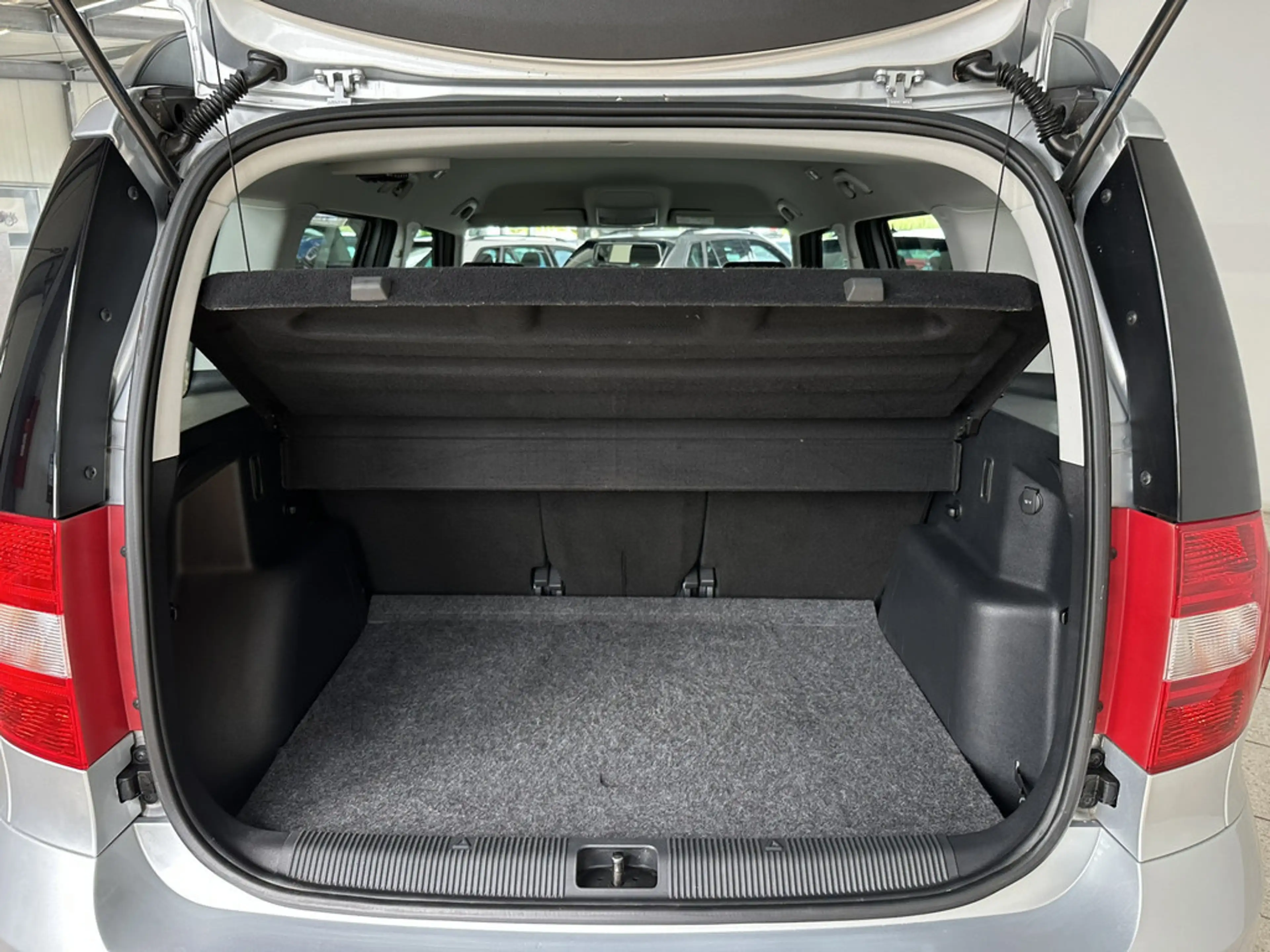 Skoda Yeti 1.4 TSI Active KLIMA PDC — photo 10