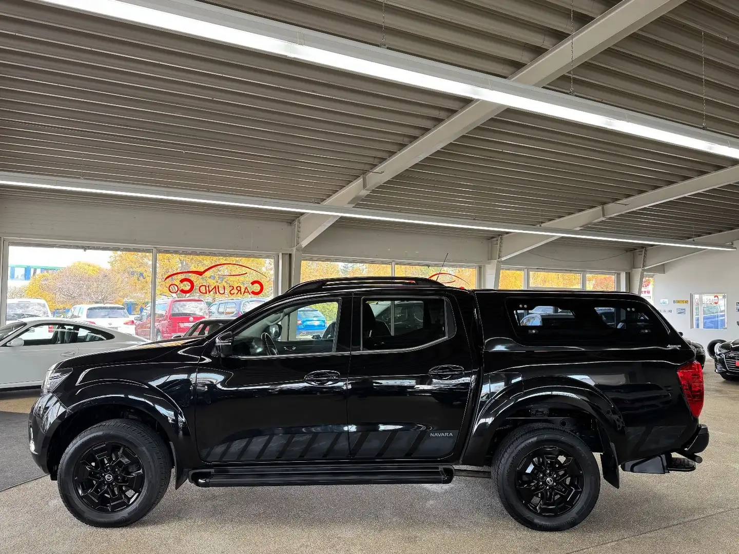 Nissan Navara N-Guard D-Cab 4x4 SDACH*AHK*360°*NAV*19%* Noir - 2