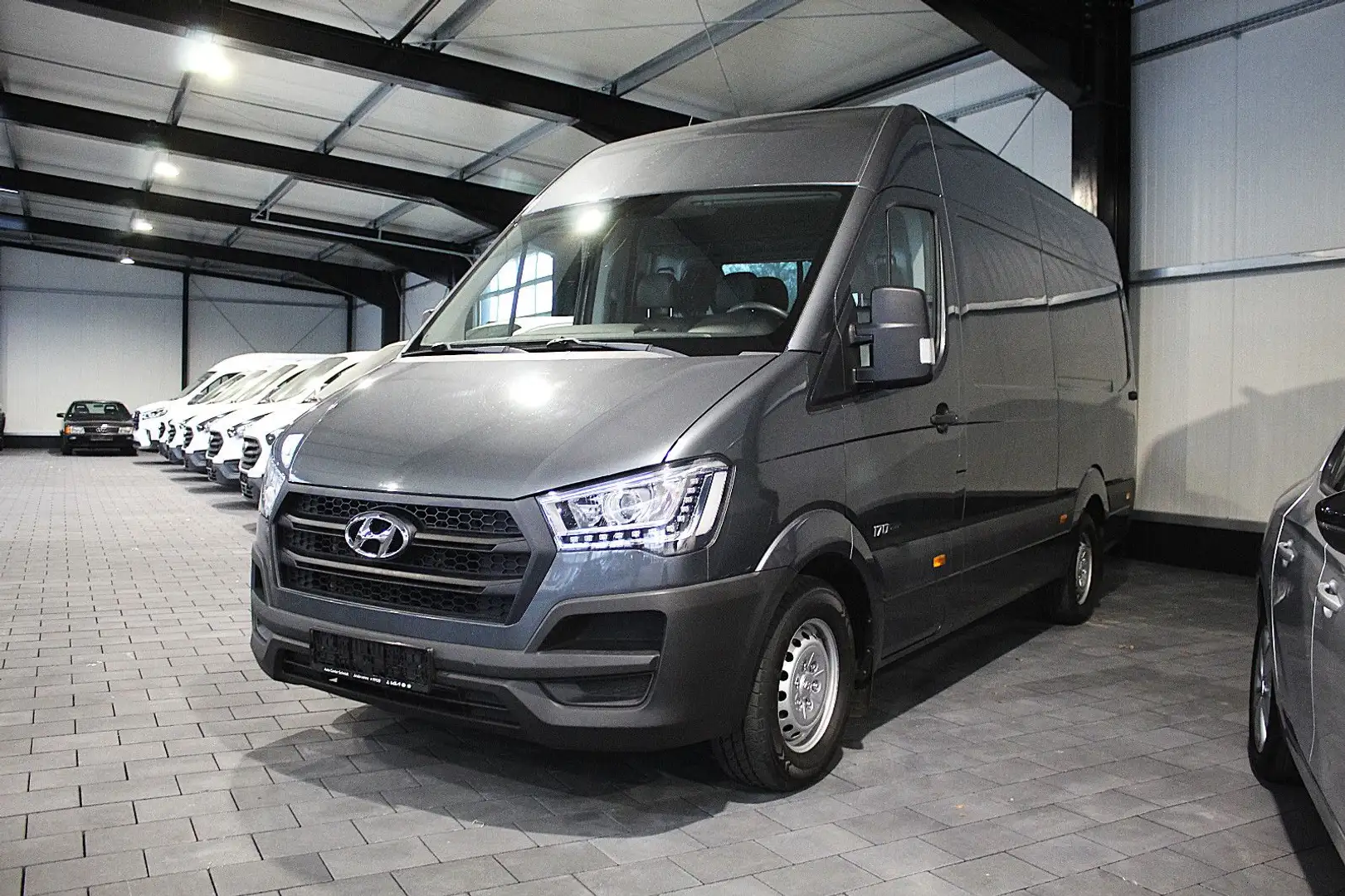 Hyundai H 350 Kasten / 170PS / AHK / Navi Grau - 1