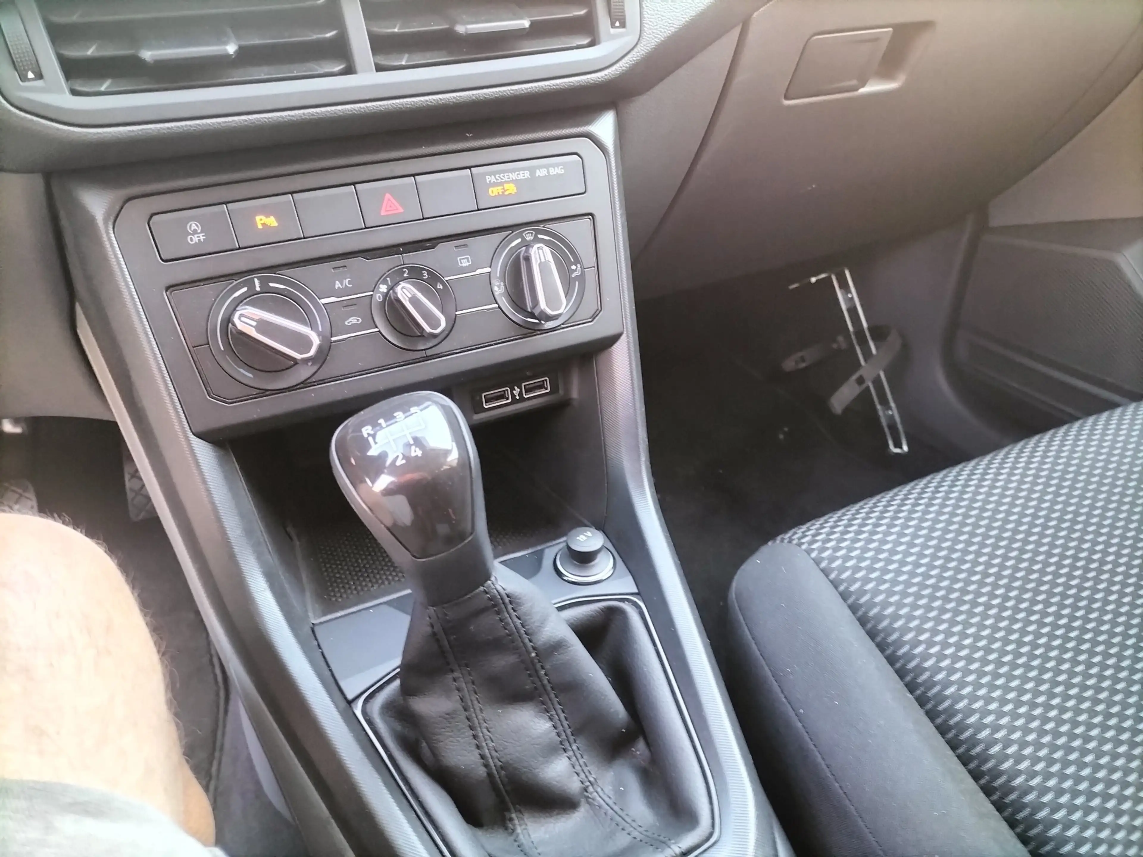 Volkswagen T-Cross T-Cross 1.0 TSI Life OPF — photo 11