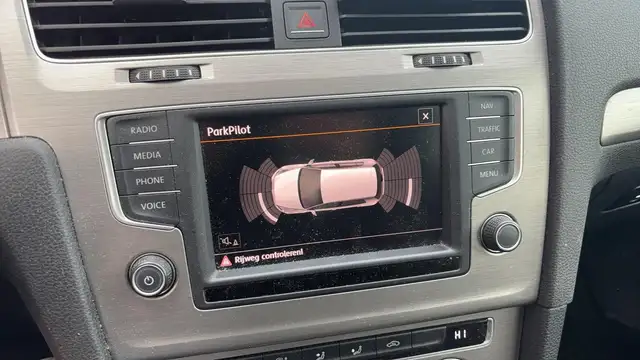 Volkswagen Golf view 9