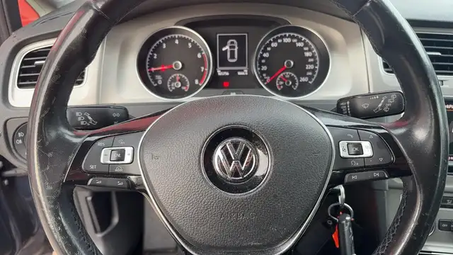 Volkswagen Golf view 8