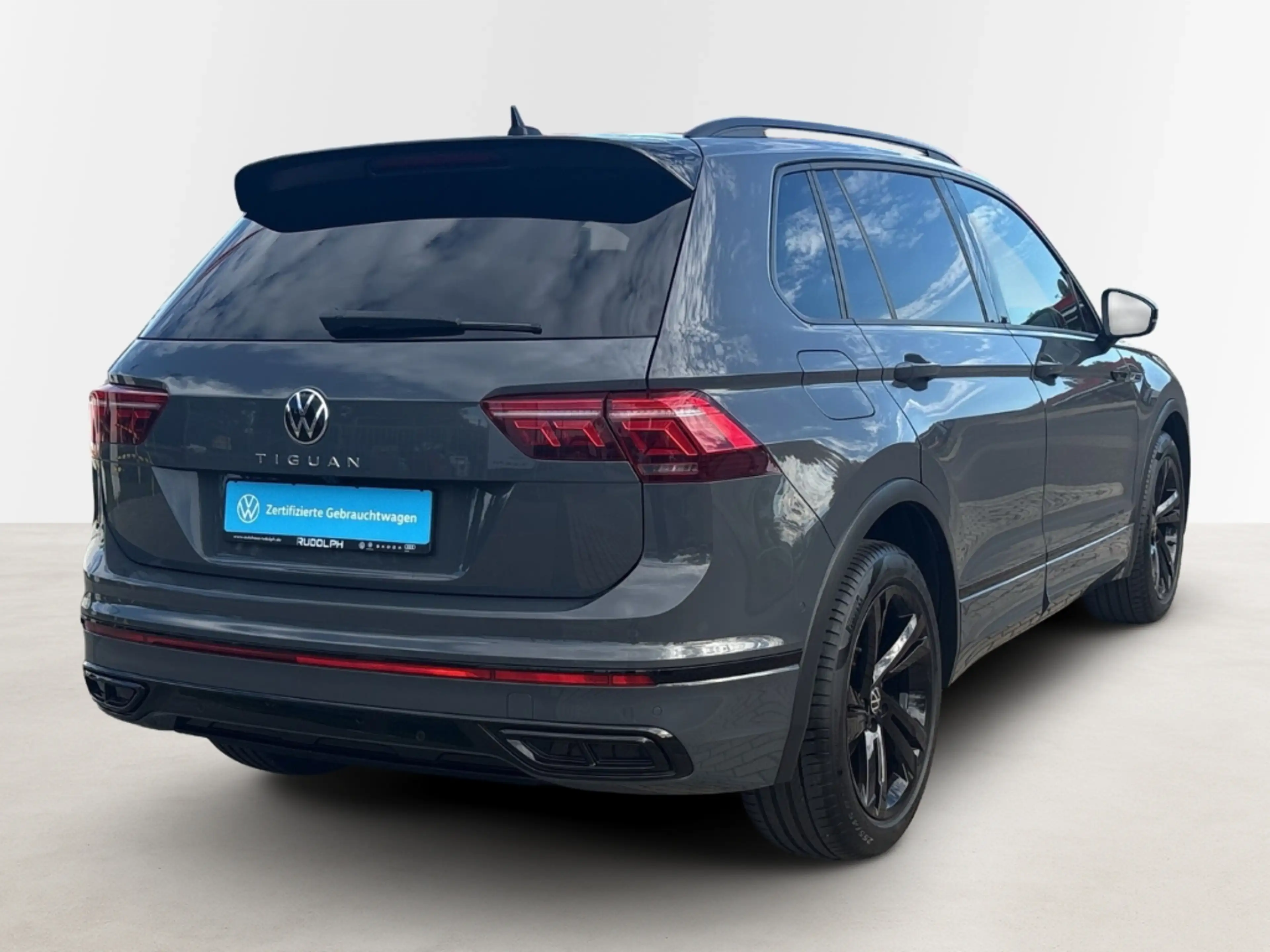 Volkswagen Tiguan R-Line Navi LED Winterpaket AHK SHZ ACC Fernlichta — photo 4