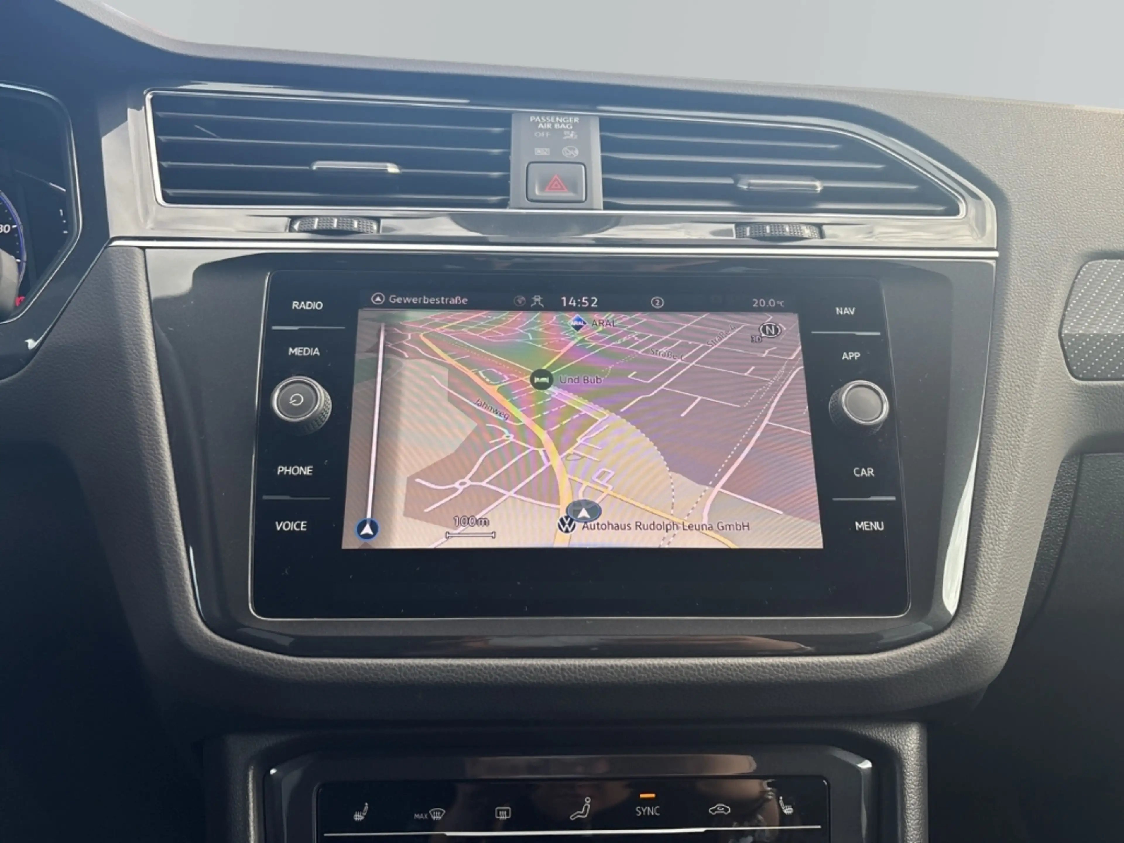 Volkswagen Tiguan R-Line Navi LED Winterpaket AHK SHZ ACC Fernlichta — photo 13