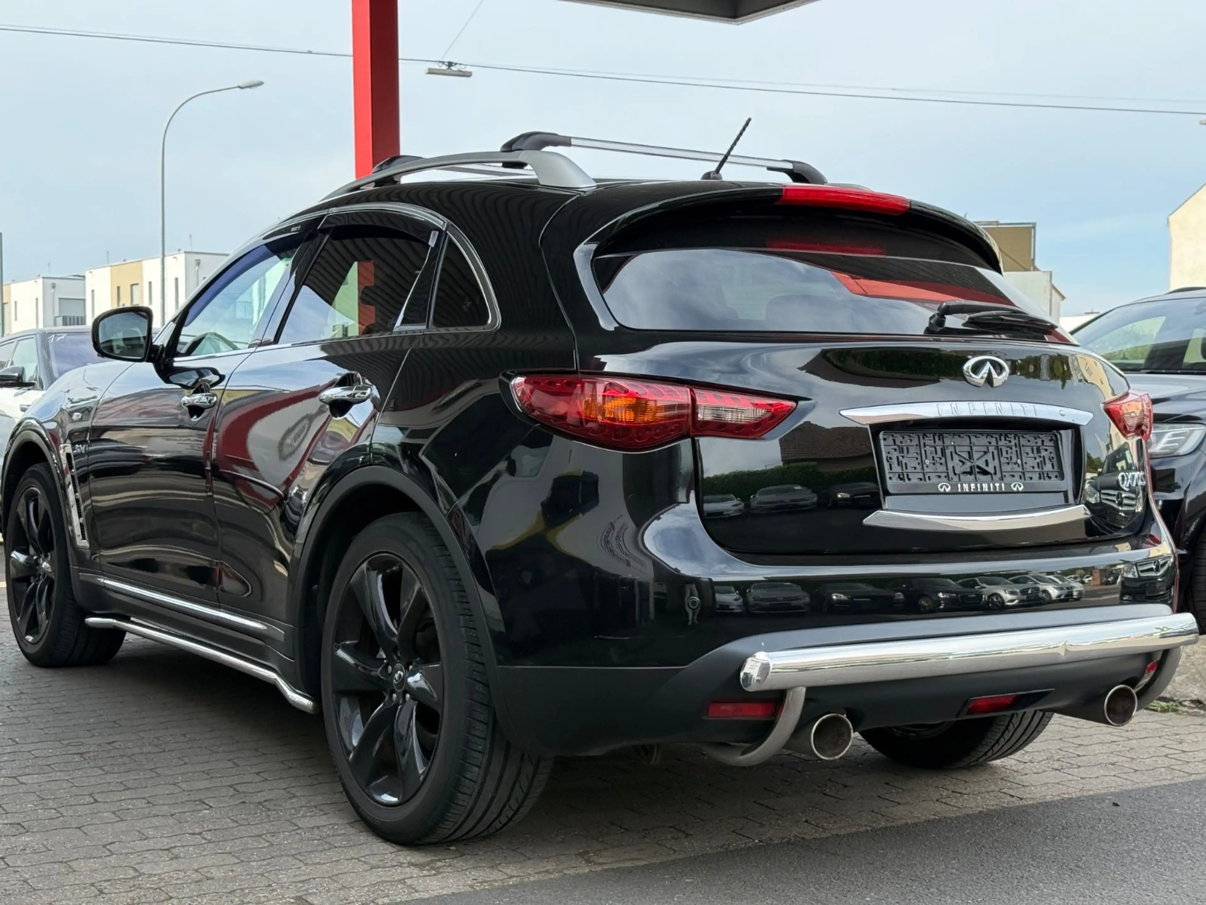 Infiniti QX70 S 3.0 d GT Premium XENON/LEDER/SHZ/PDC/ALU — photo 6