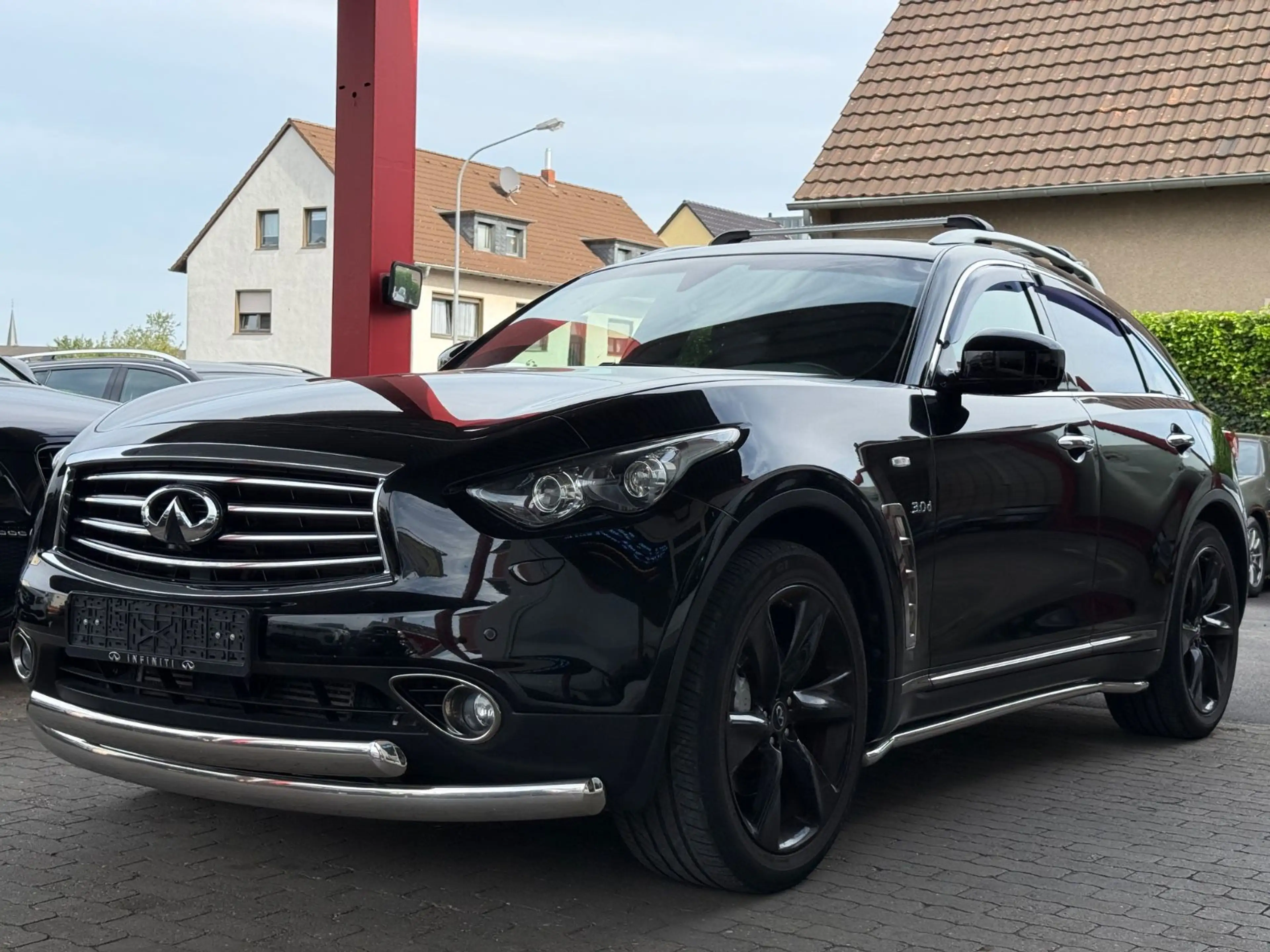 Infiniti QX70 S 3.0 d GT Premium XENON/LEDER/SHZ/PDC/ALU — photo 3