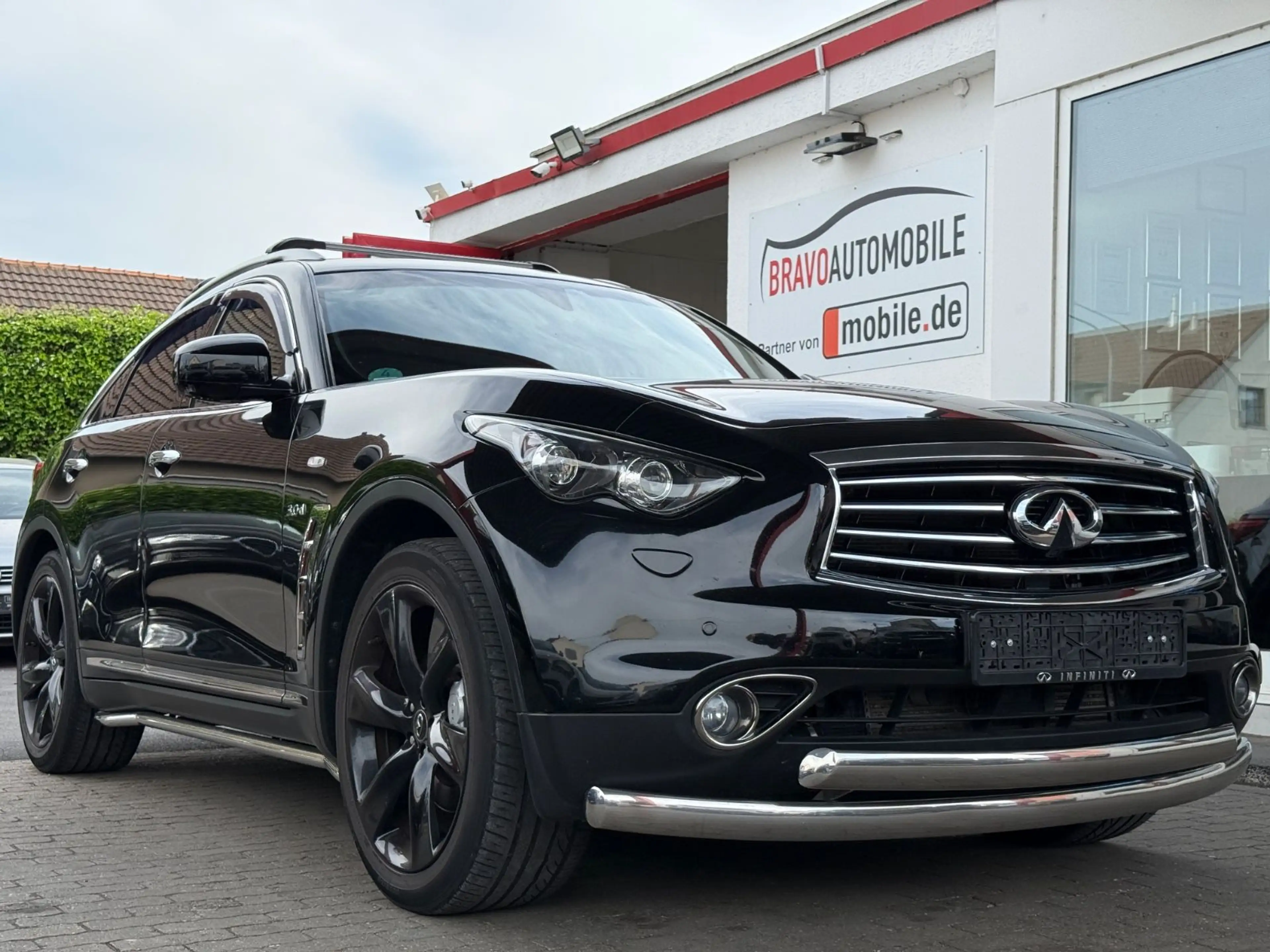 Infiniti QX70 S 3.0 d GT Premium XENON/LEDER/SHZ/PDC/ALU