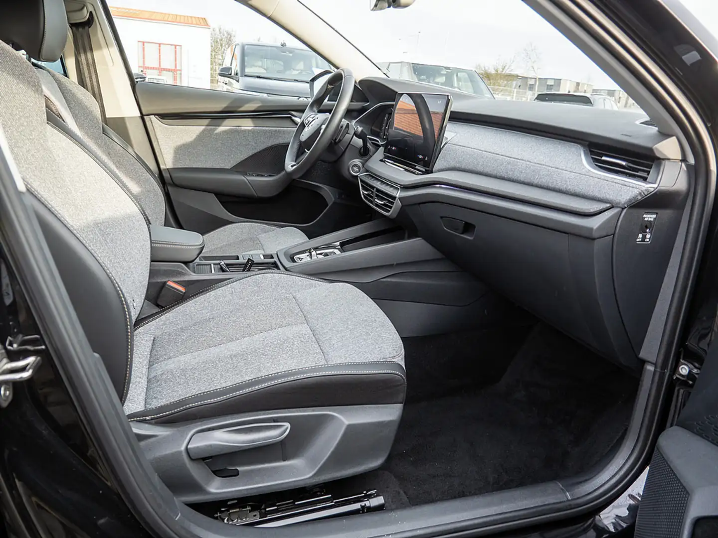 Skoda Octavia Combi 2.0 TDI Selection ACC HUD 360° Schwarz - 2