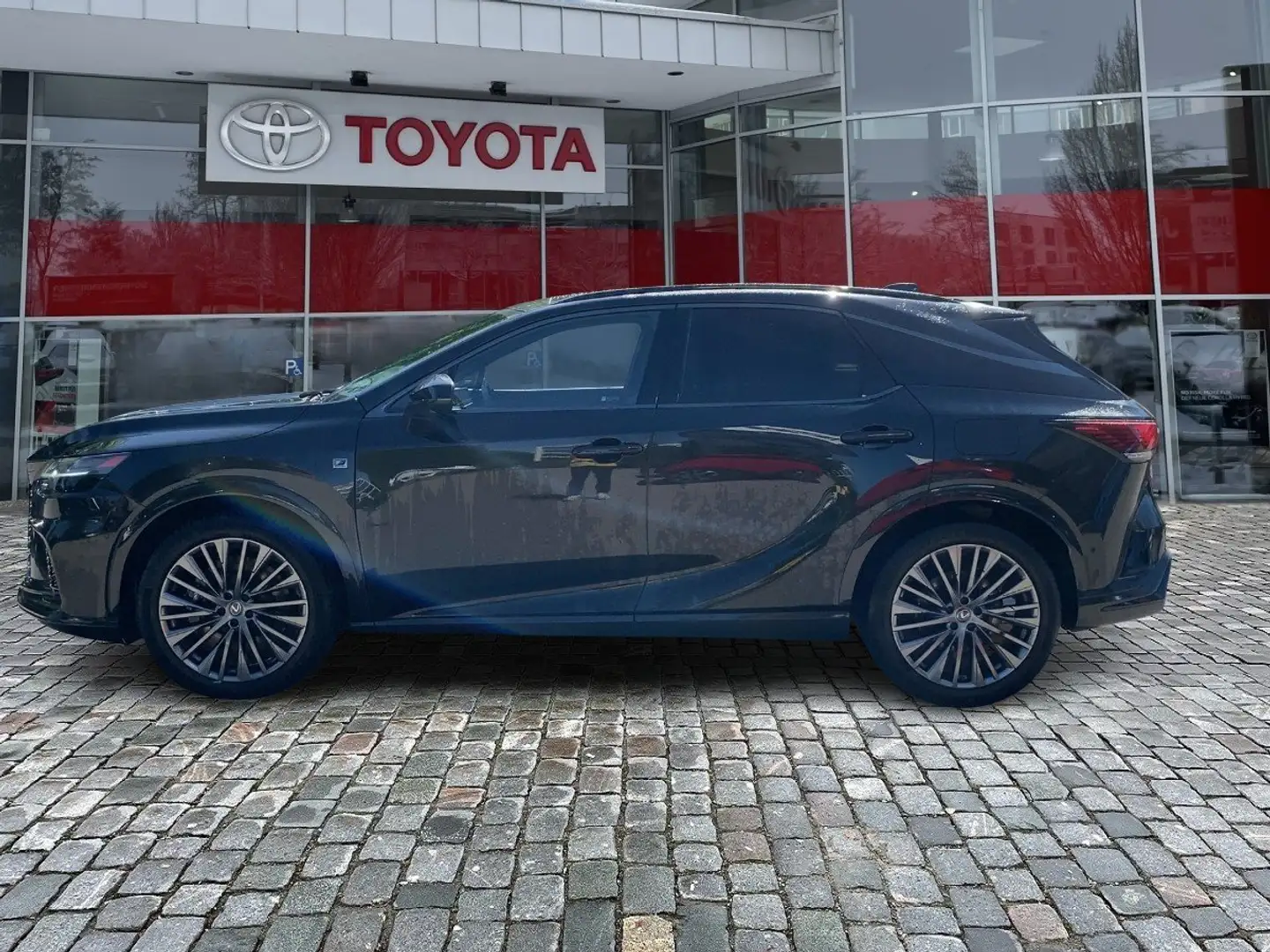 Lexus RX 500h F Sport + DIRECT4 zuverlässiger SUV Schwarz - 2