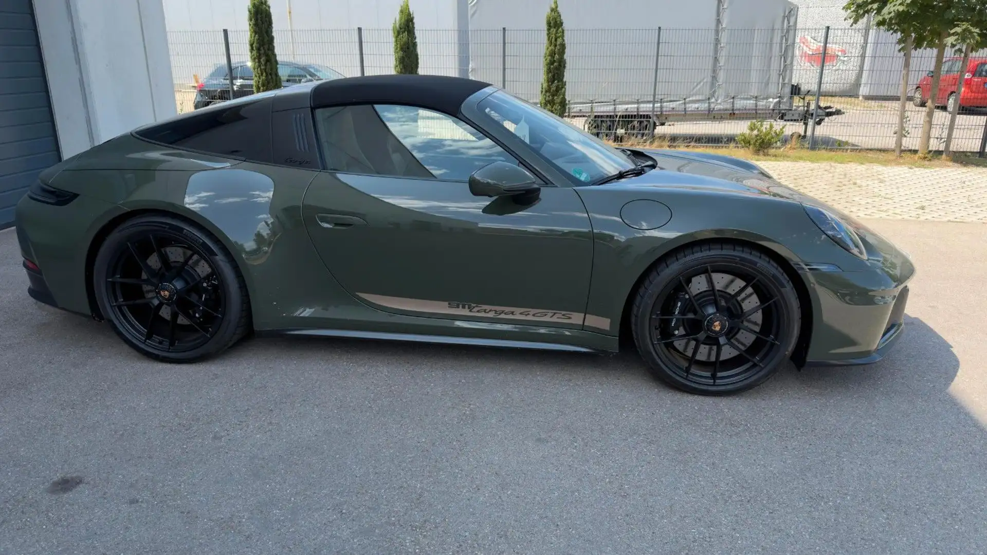 포르쉐 911 Carrera 4 GTS Cabriolet 2025 건메탈 사진 4