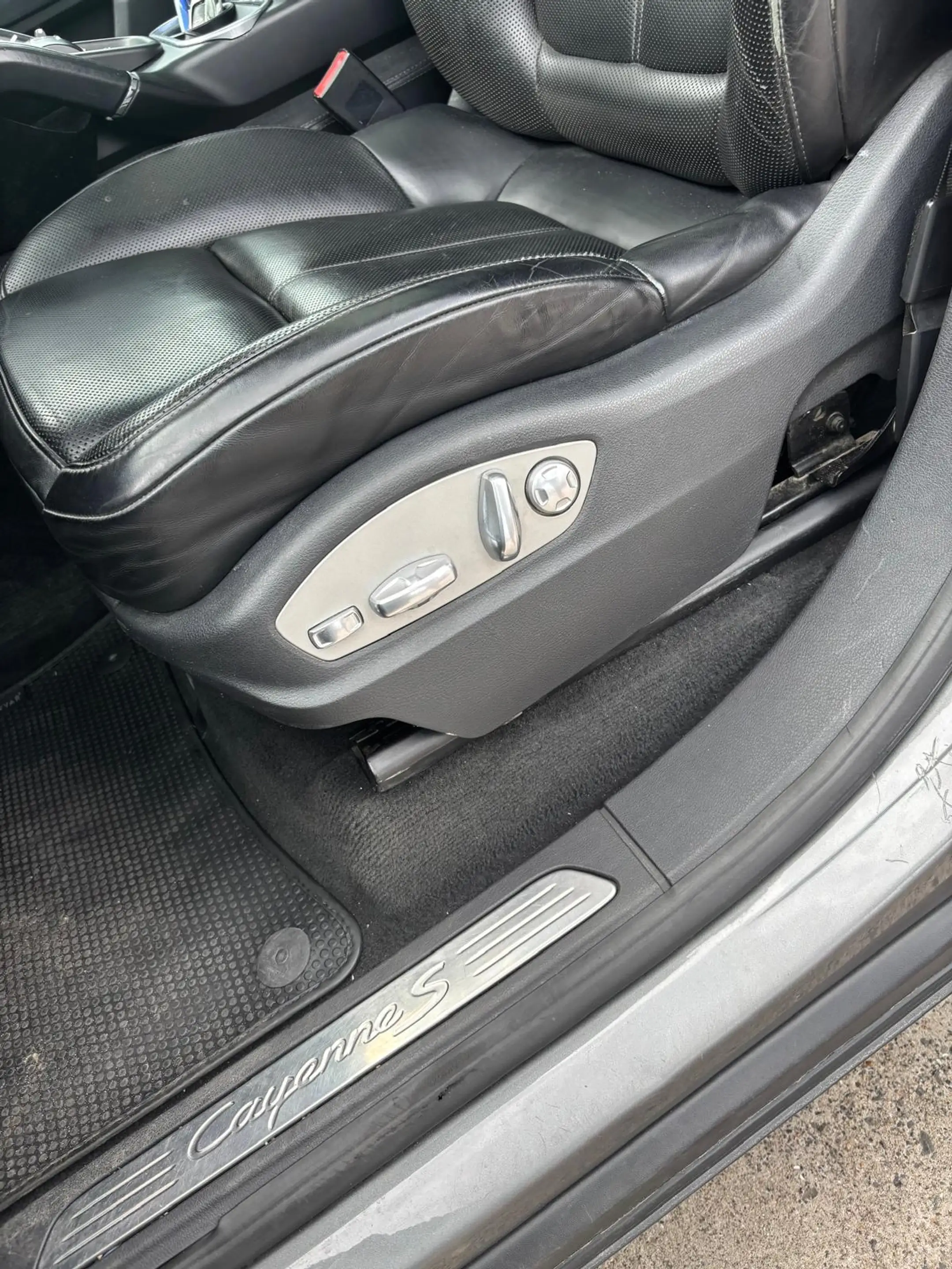 Porsche Cayenne Cayenne 3.0i V6 PHEV S Tiptronic S (306 kW) — photo 12
