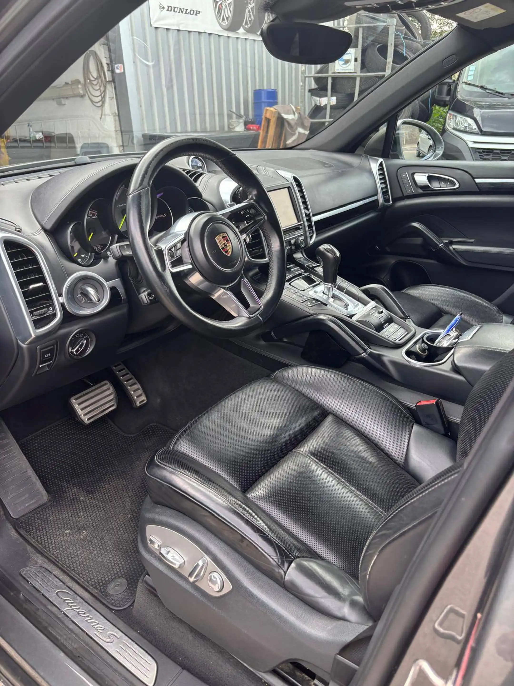 Porsche Cayenne Cayenne 3.0i V6 PHEV S Tiptronic S (306 kW) — photo 9
