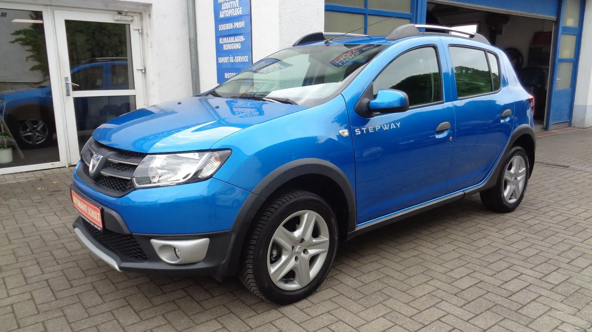 Dacia Sandero Stepway Prestige 1. Hand Navi PDC GJR Blau - 1