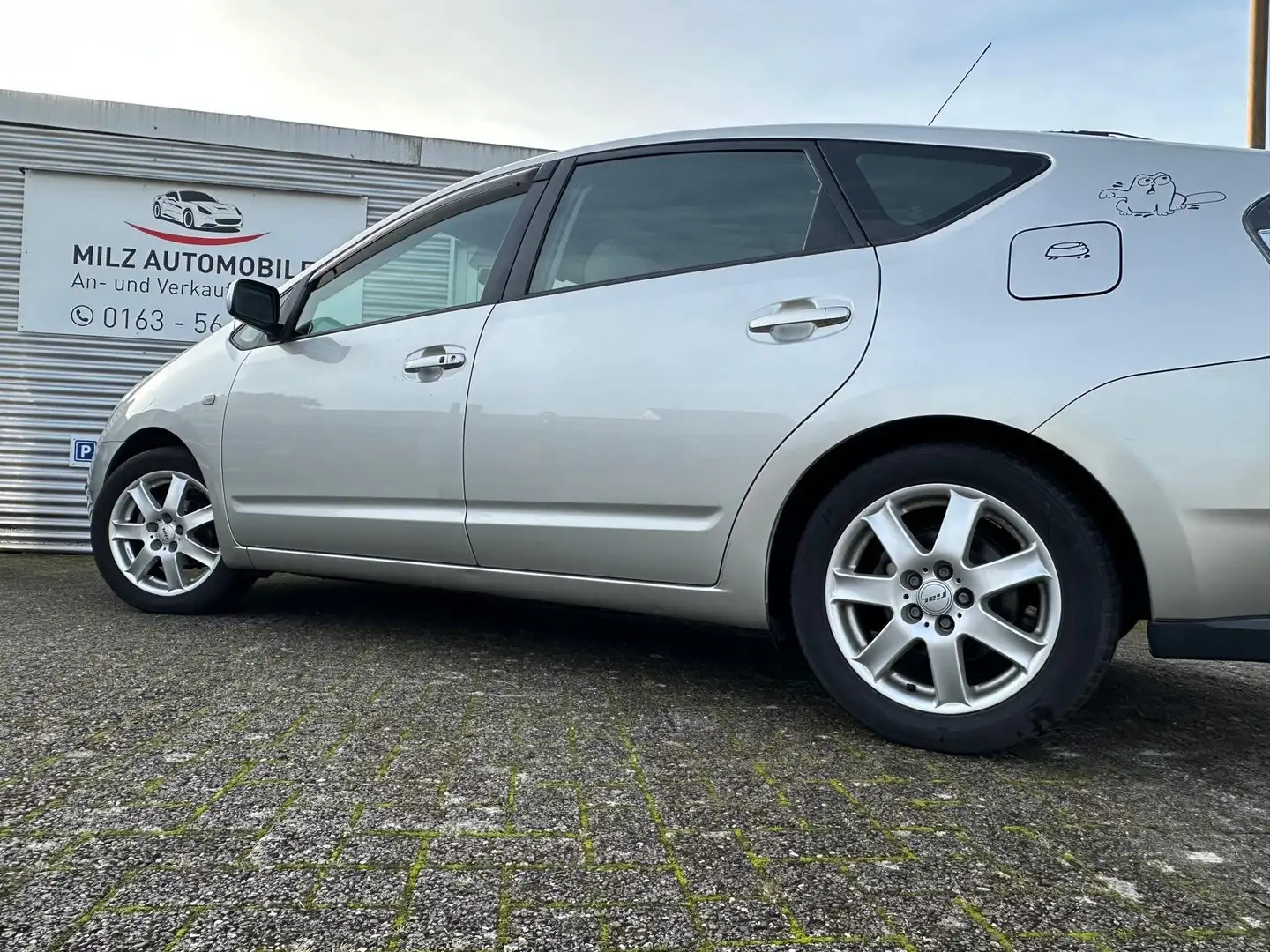 Toyota Prius Executive Silber - 1